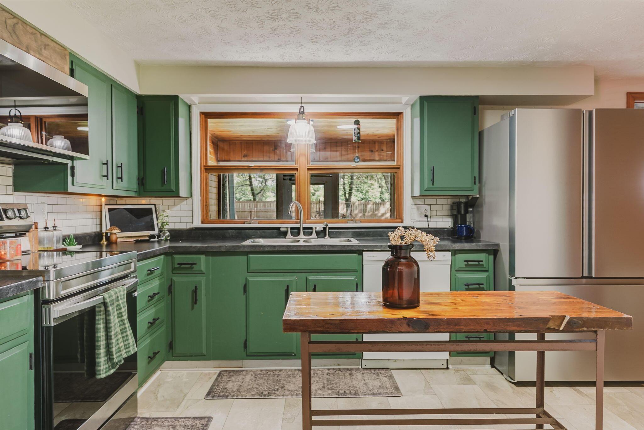 106 8th Street Property Photo 10