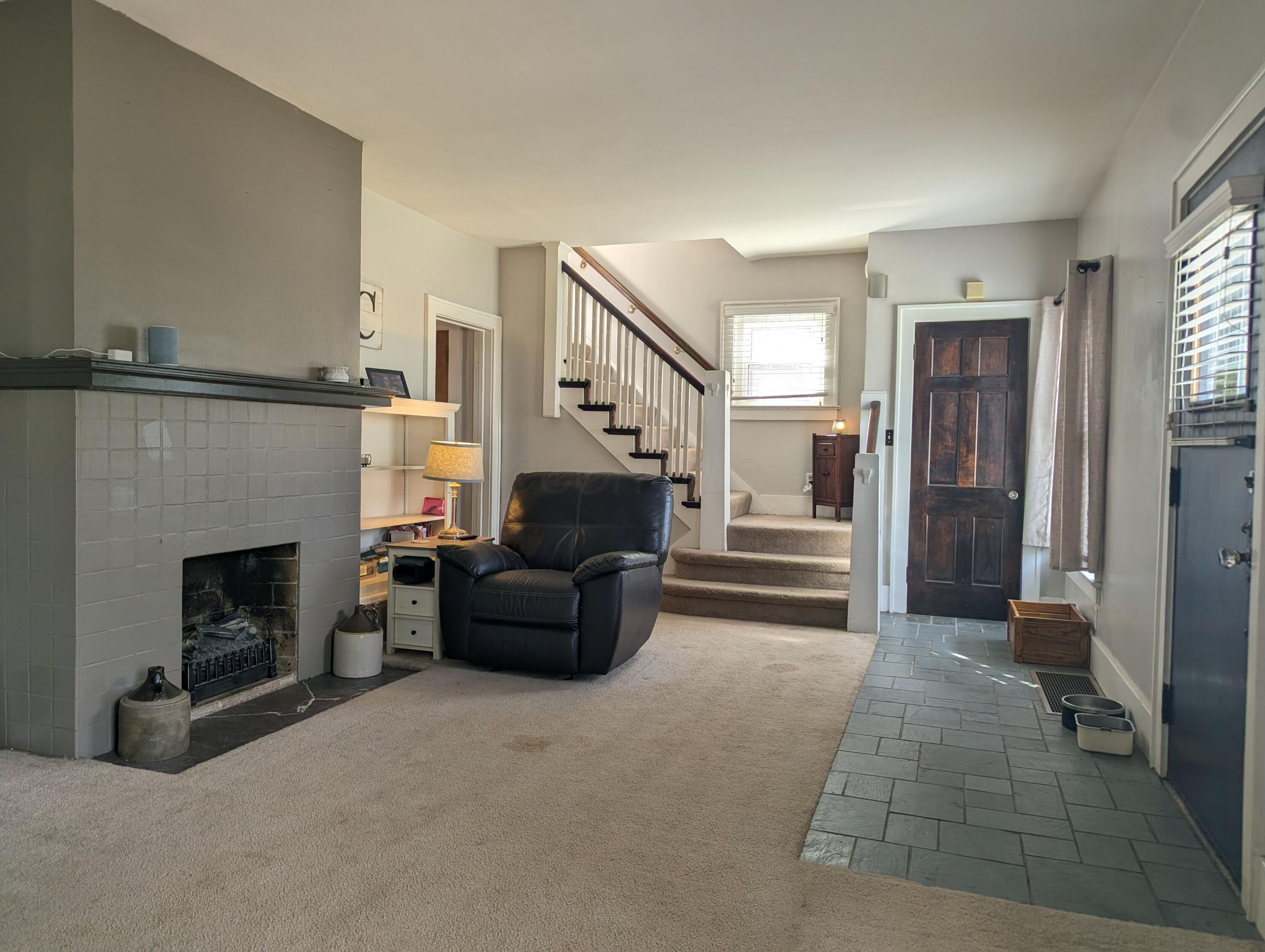 111 E 1st Street Property Photo 3