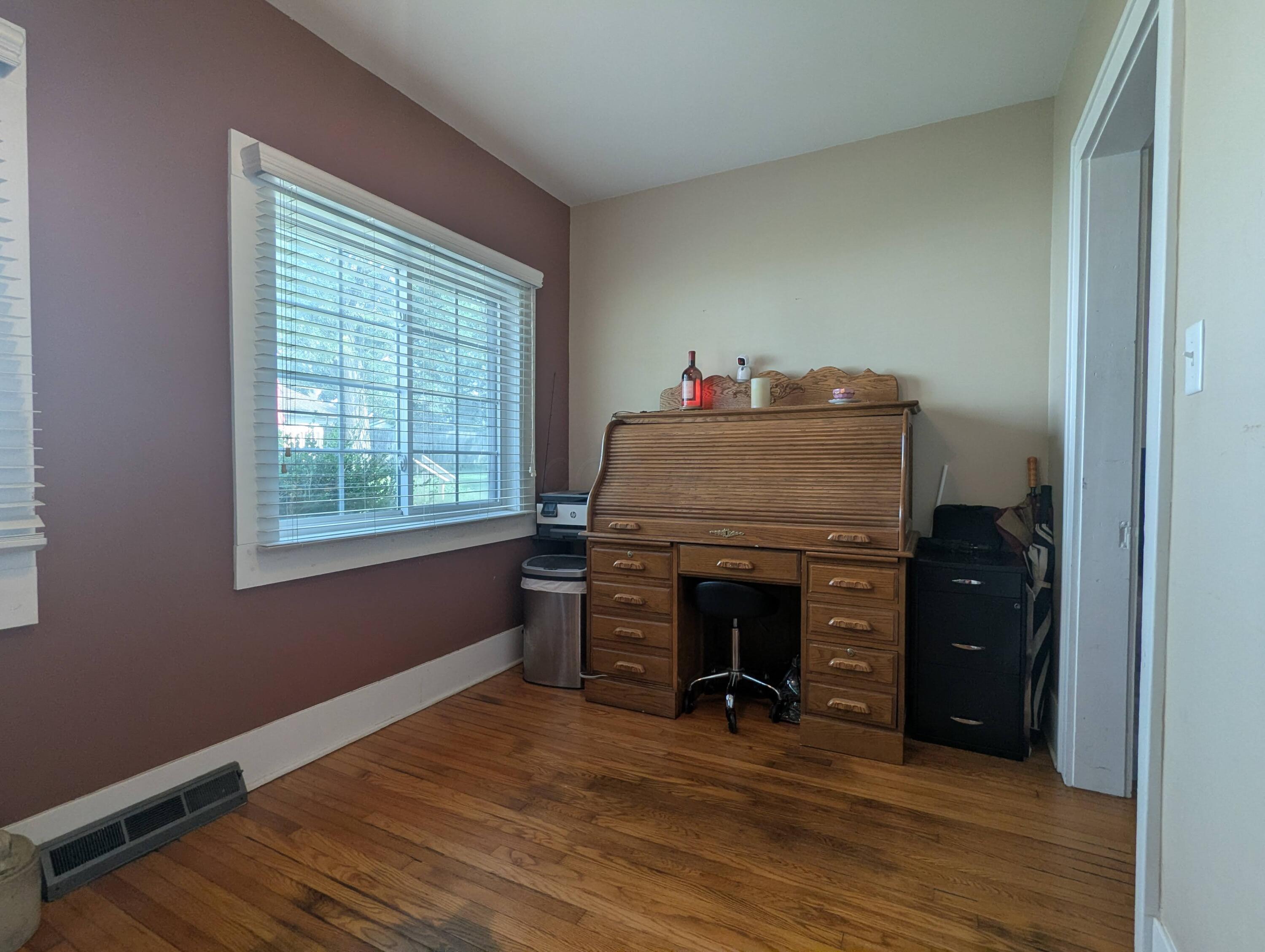 111 E 1st Street Property Photo 5