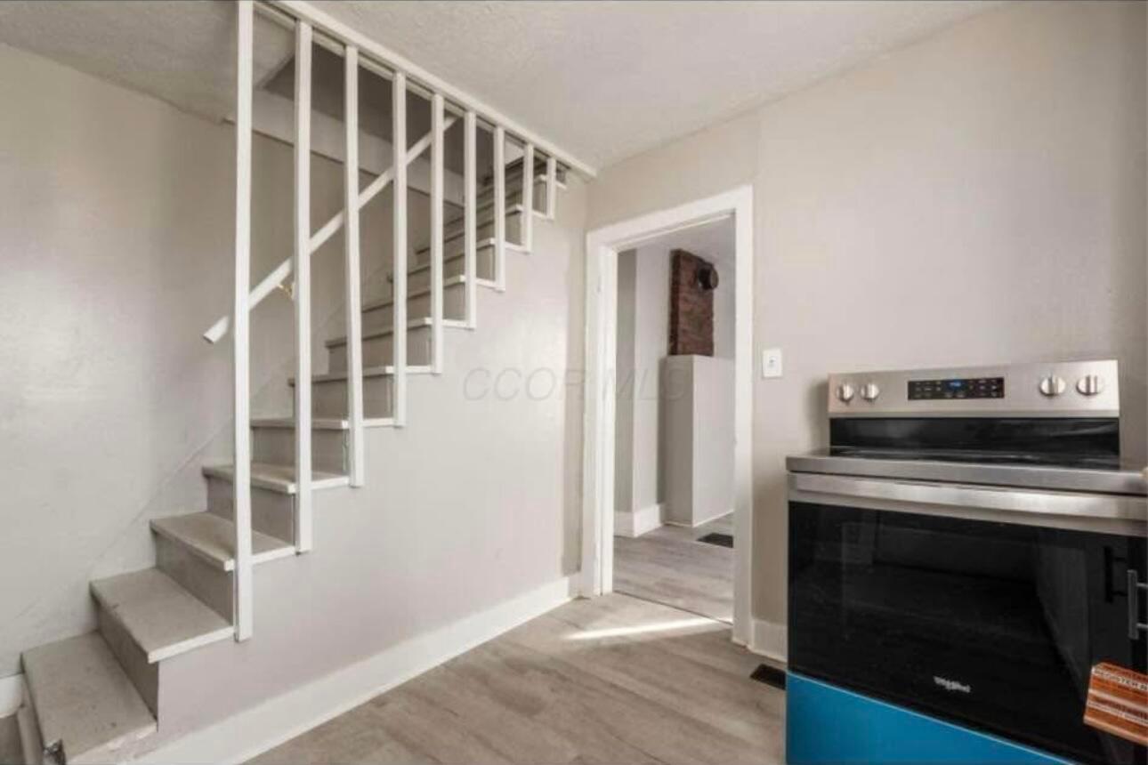 455 Johnson Street Property Photo 8