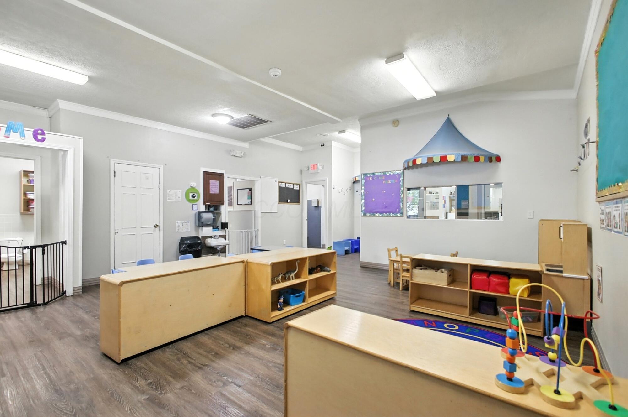 2105 Kenton Street Property Photo 6