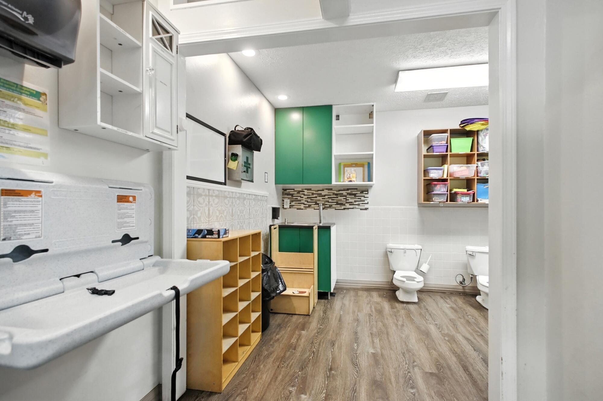 2105 Kenton Street Property Photo 8