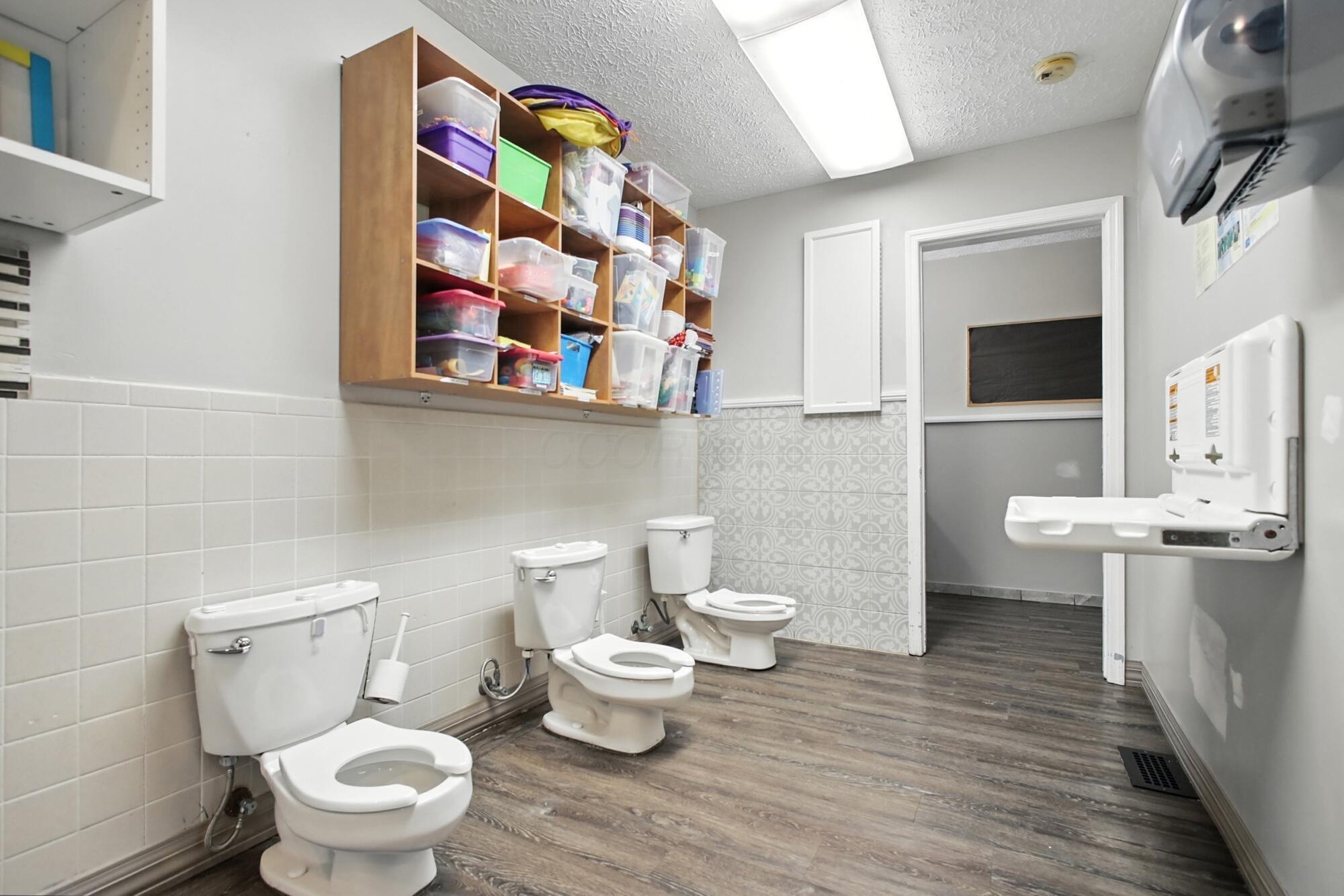 2105 Kenton Street Property Photo 9