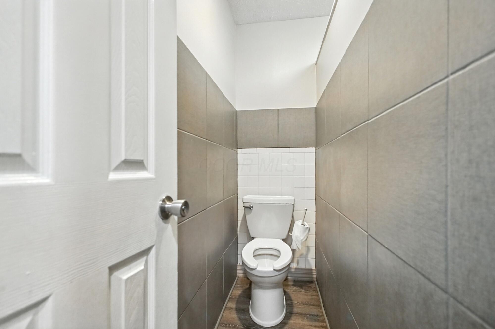 2105 Kenton Street Property Photo 14