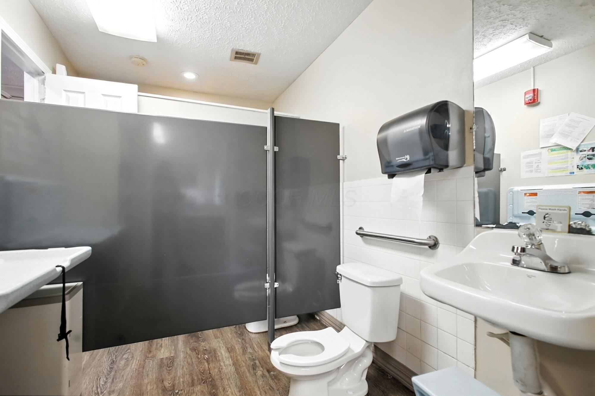 2105 Kenton Street Property Photo 27