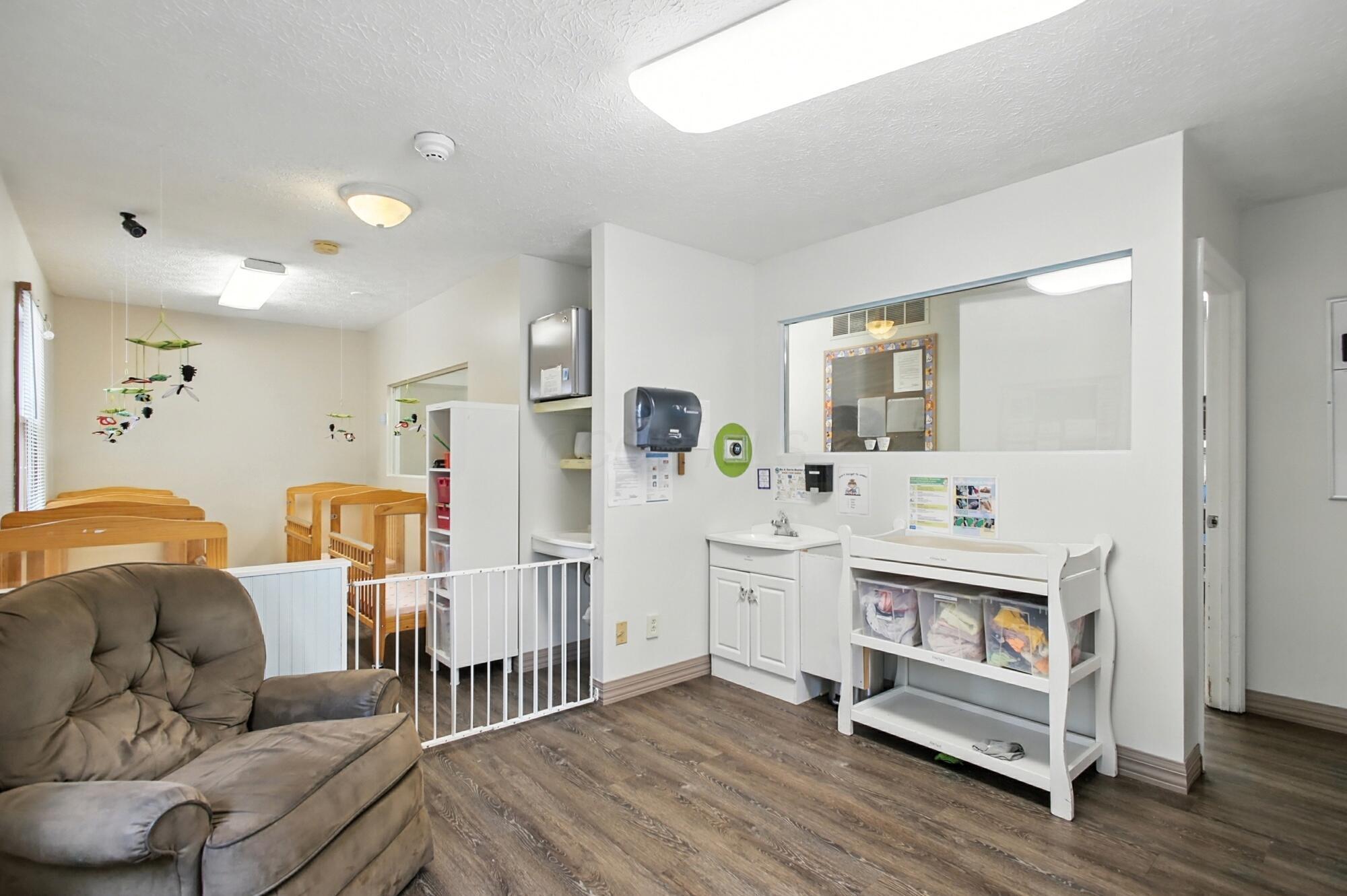 2105 Kenton Street Property Photo 47