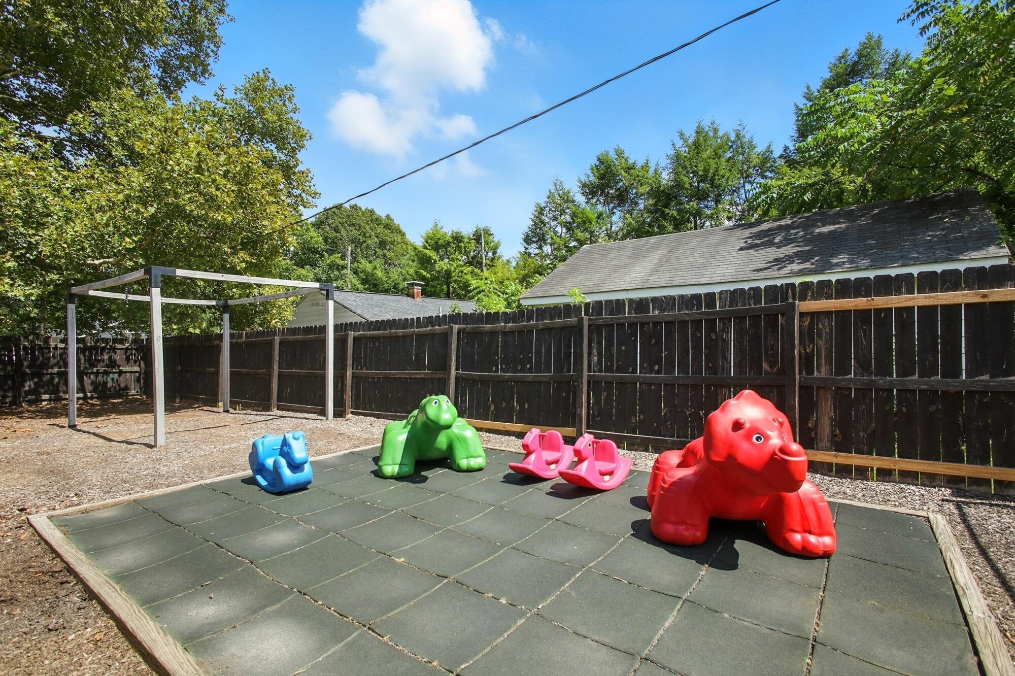 2105 Kenton Street Property Photo 57