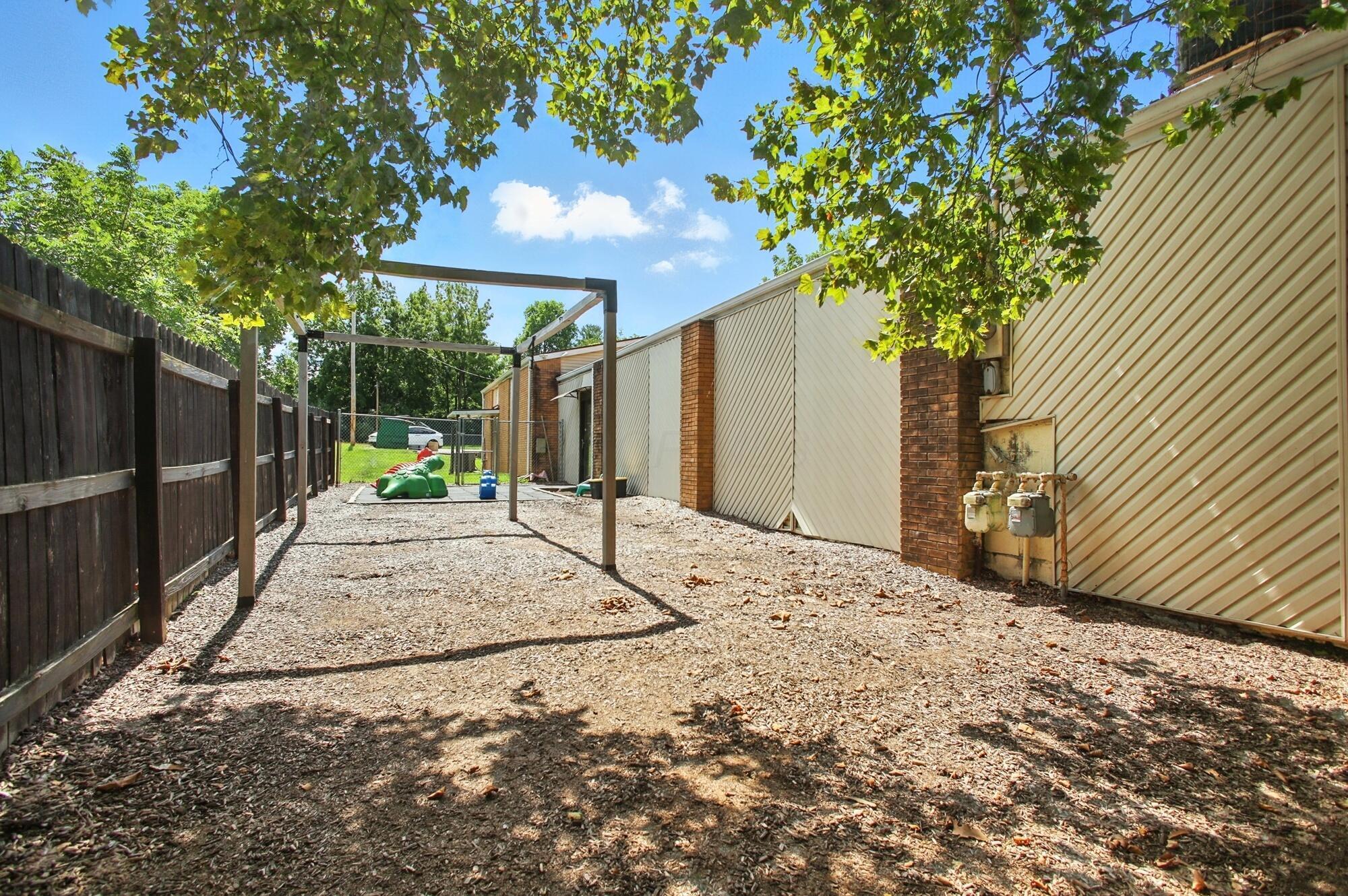 2105 Kenton Street Property Photo 58