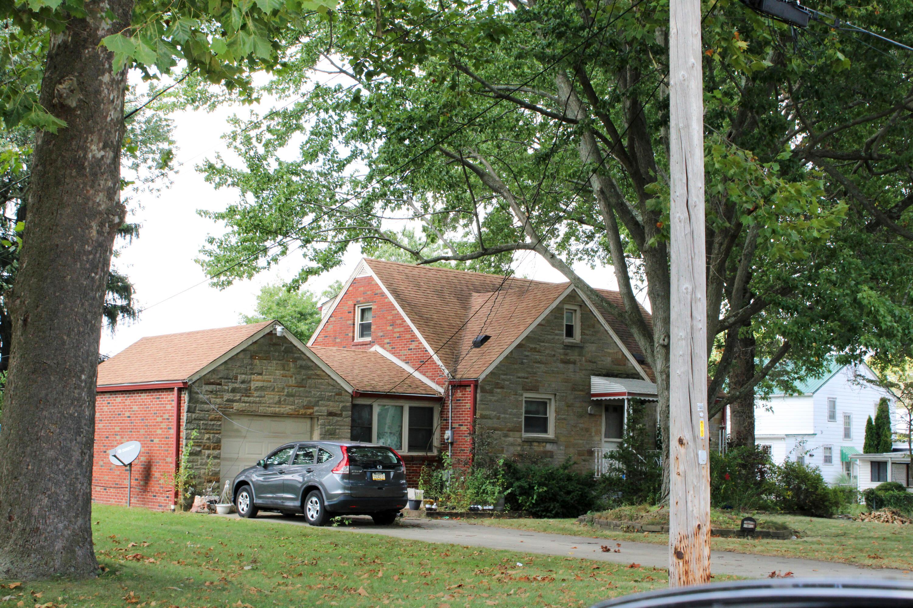 11 W Maxwell Drive Property Photo 2