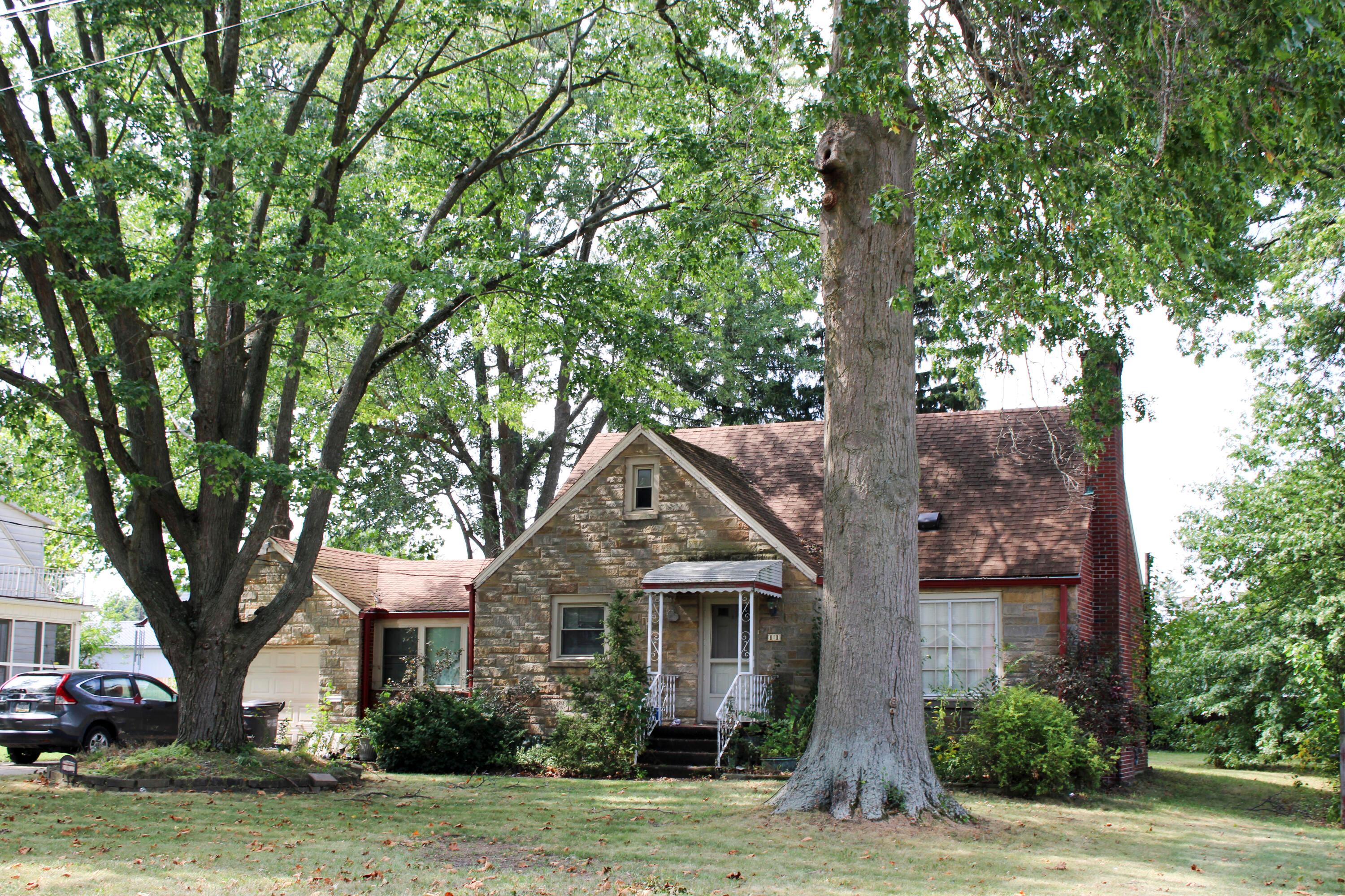 11 W Maxwell Drive Property Photo 3