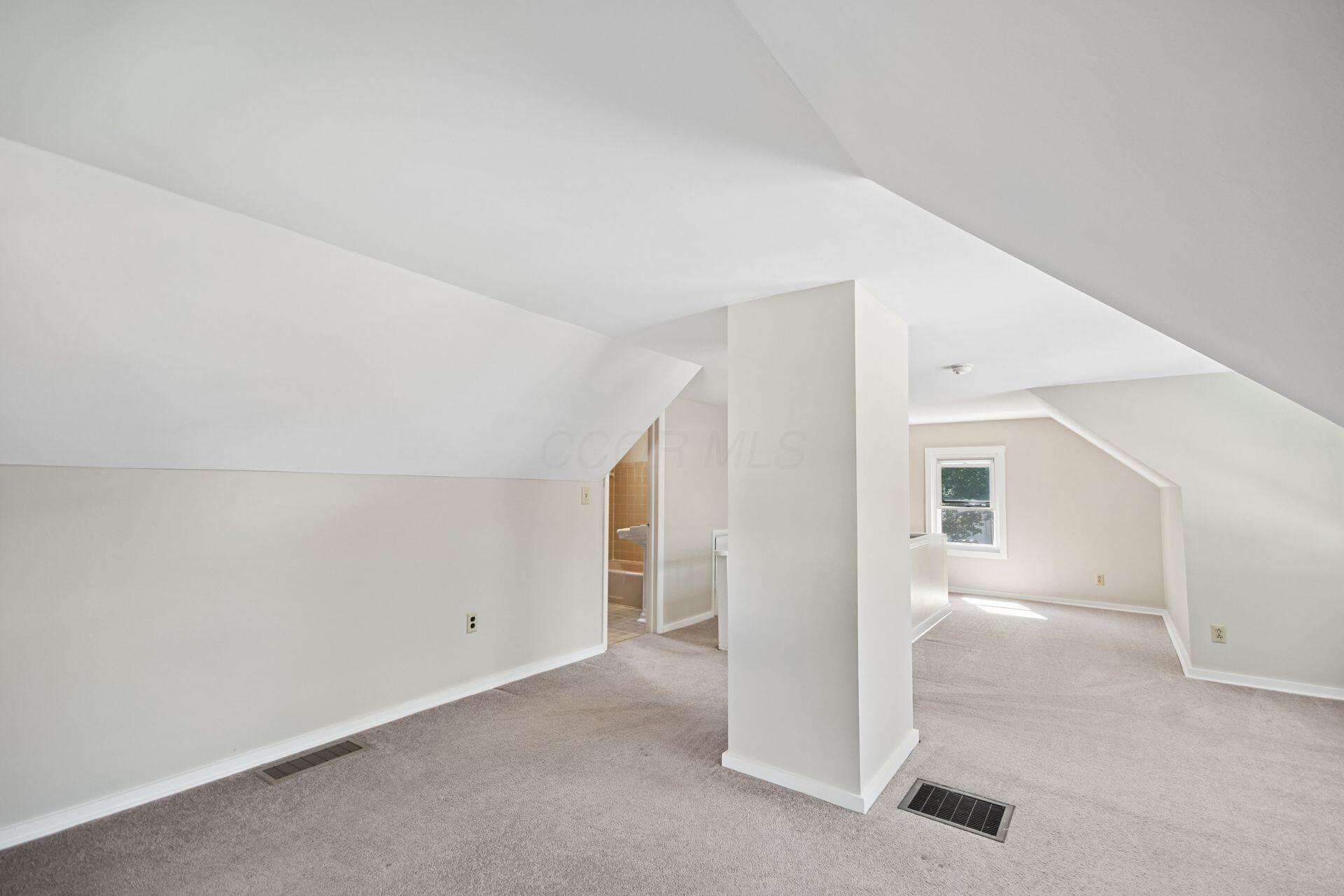 226 E Beechwold Boulevard Property Photo 25