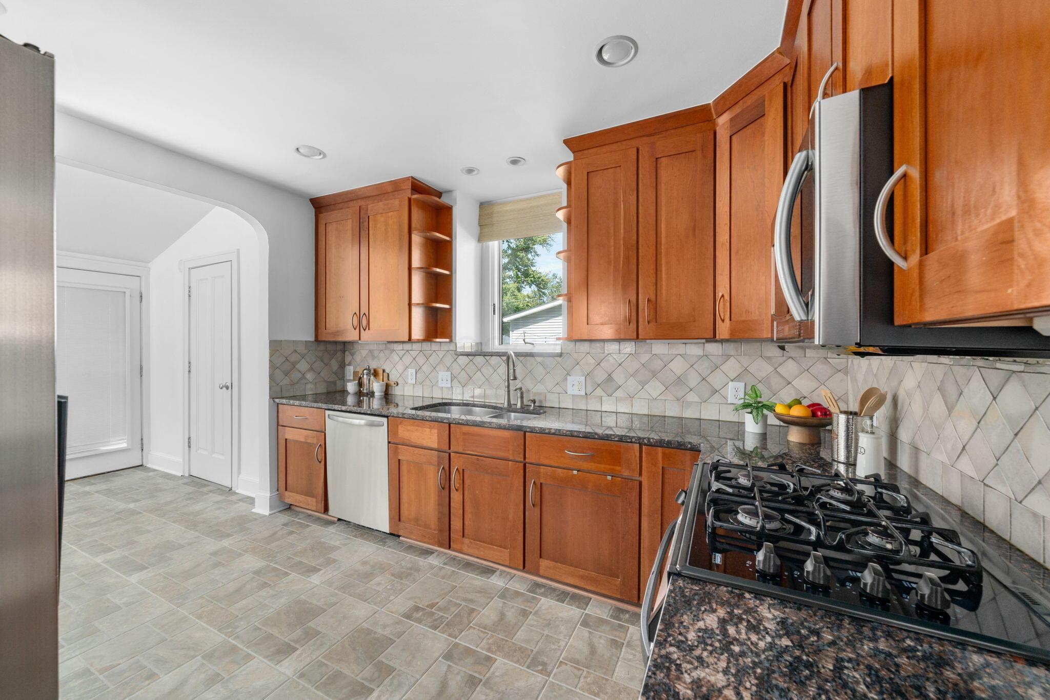 179 N Cassingham Road Property Photo 19