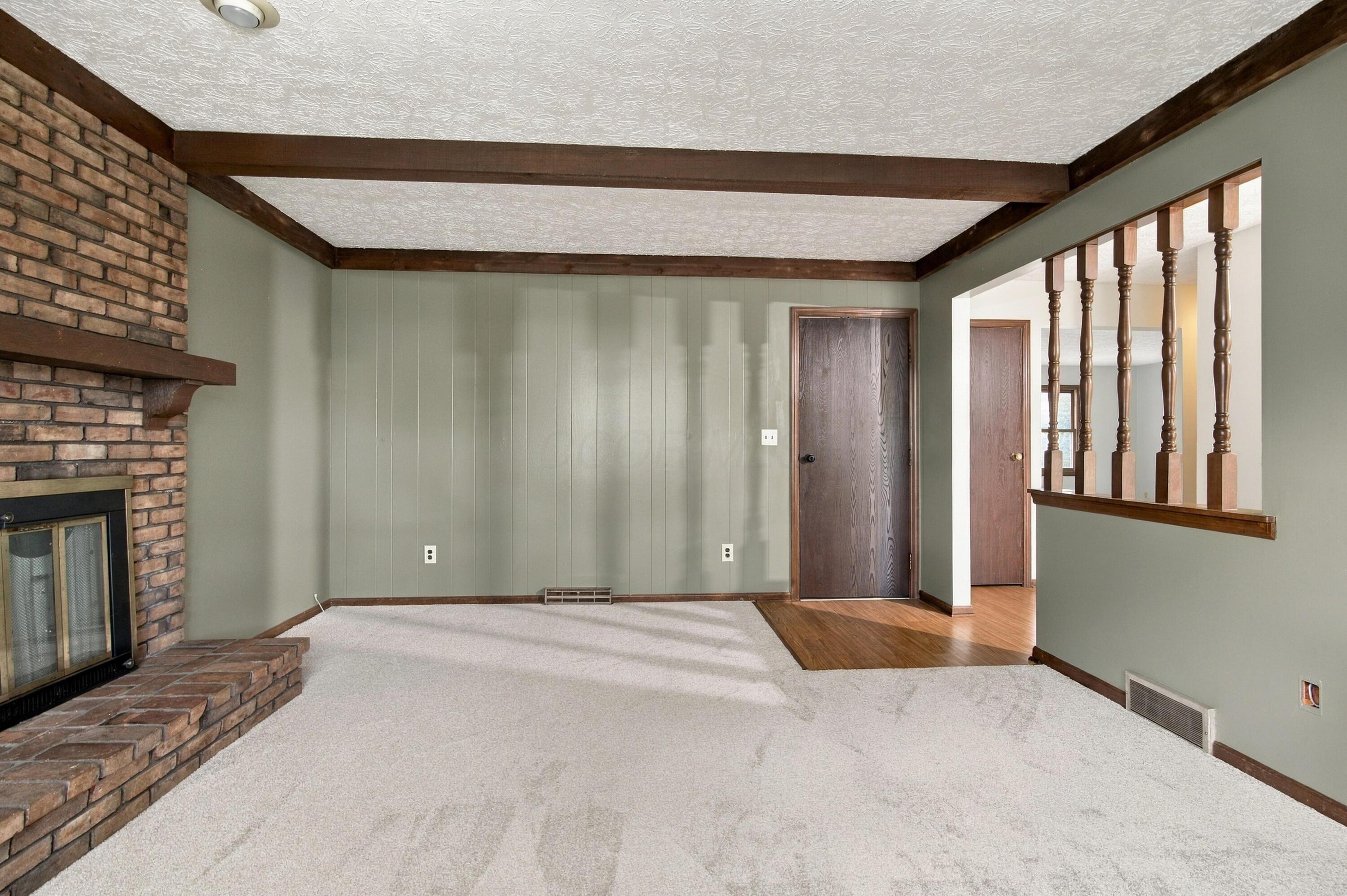 923-925 Bluffway Drive Property Photo 13