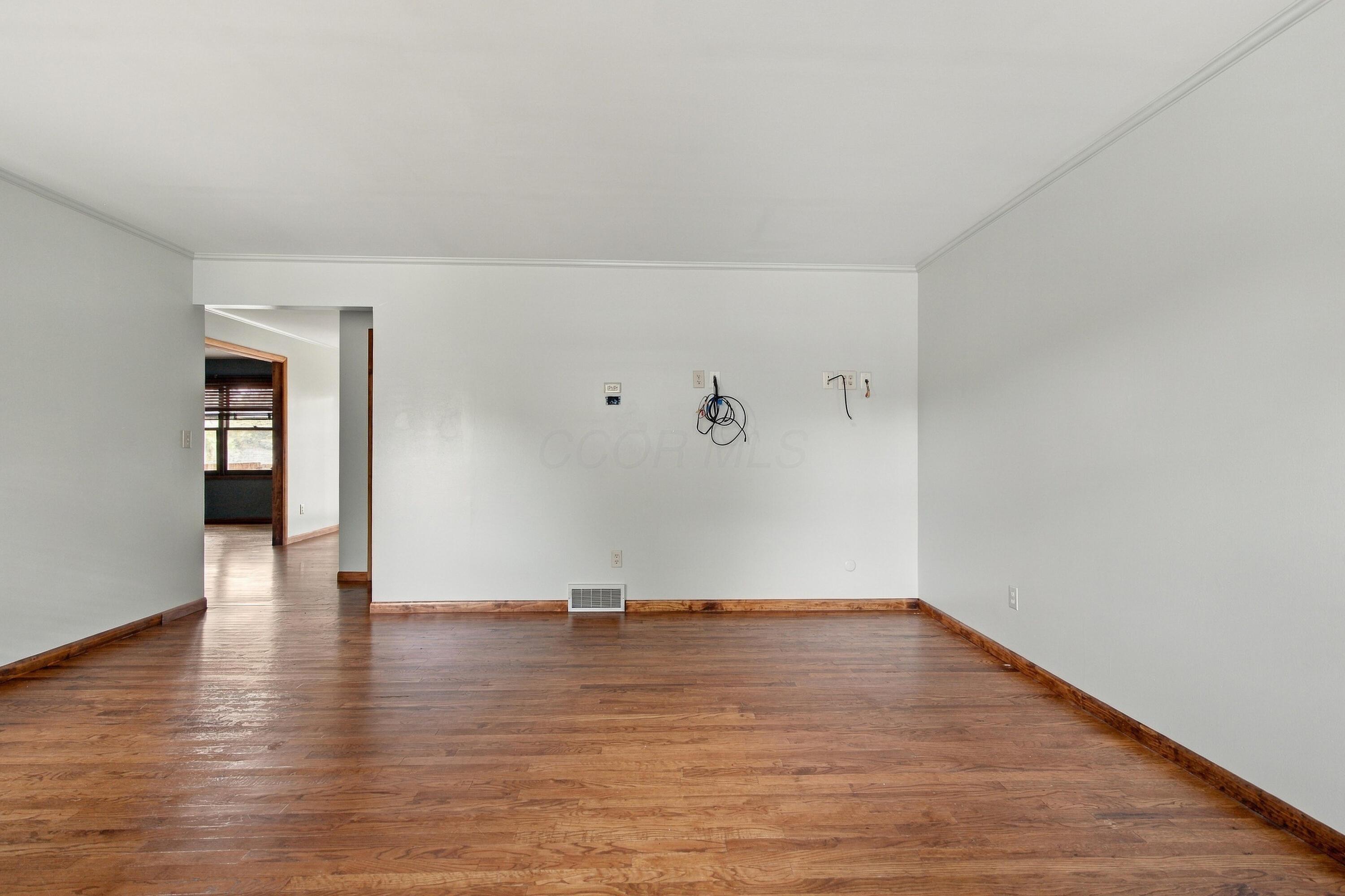 923-925 Bluffway Drive Property Photo 31