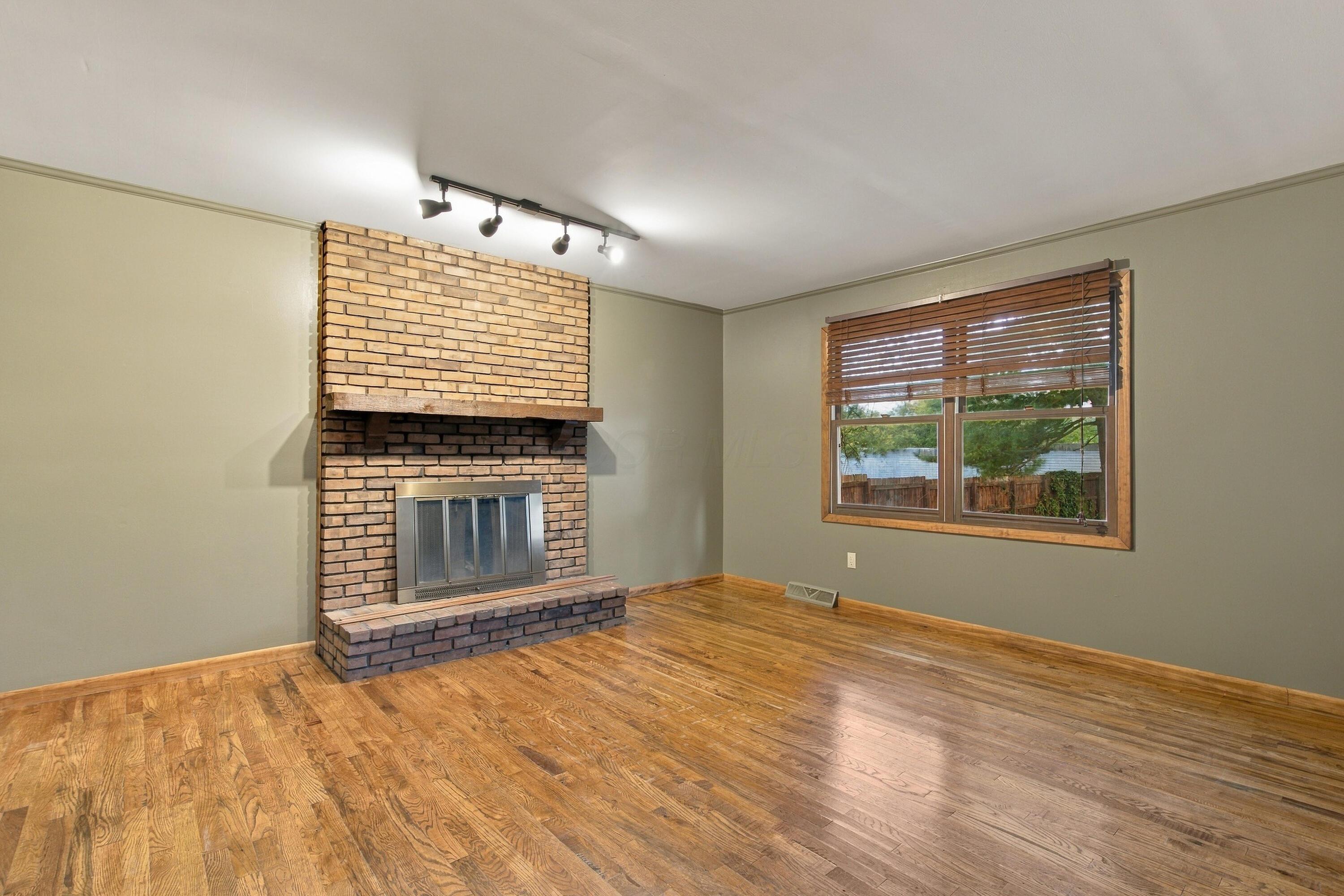 923-925 Bluffway Drive Property Photo 33