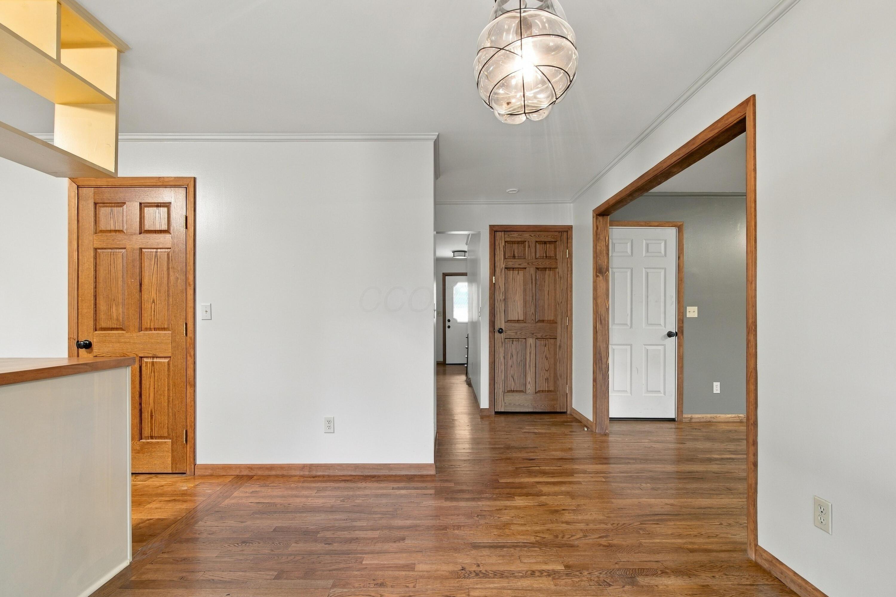 923-925 Bluffway Drive Property Photo 39