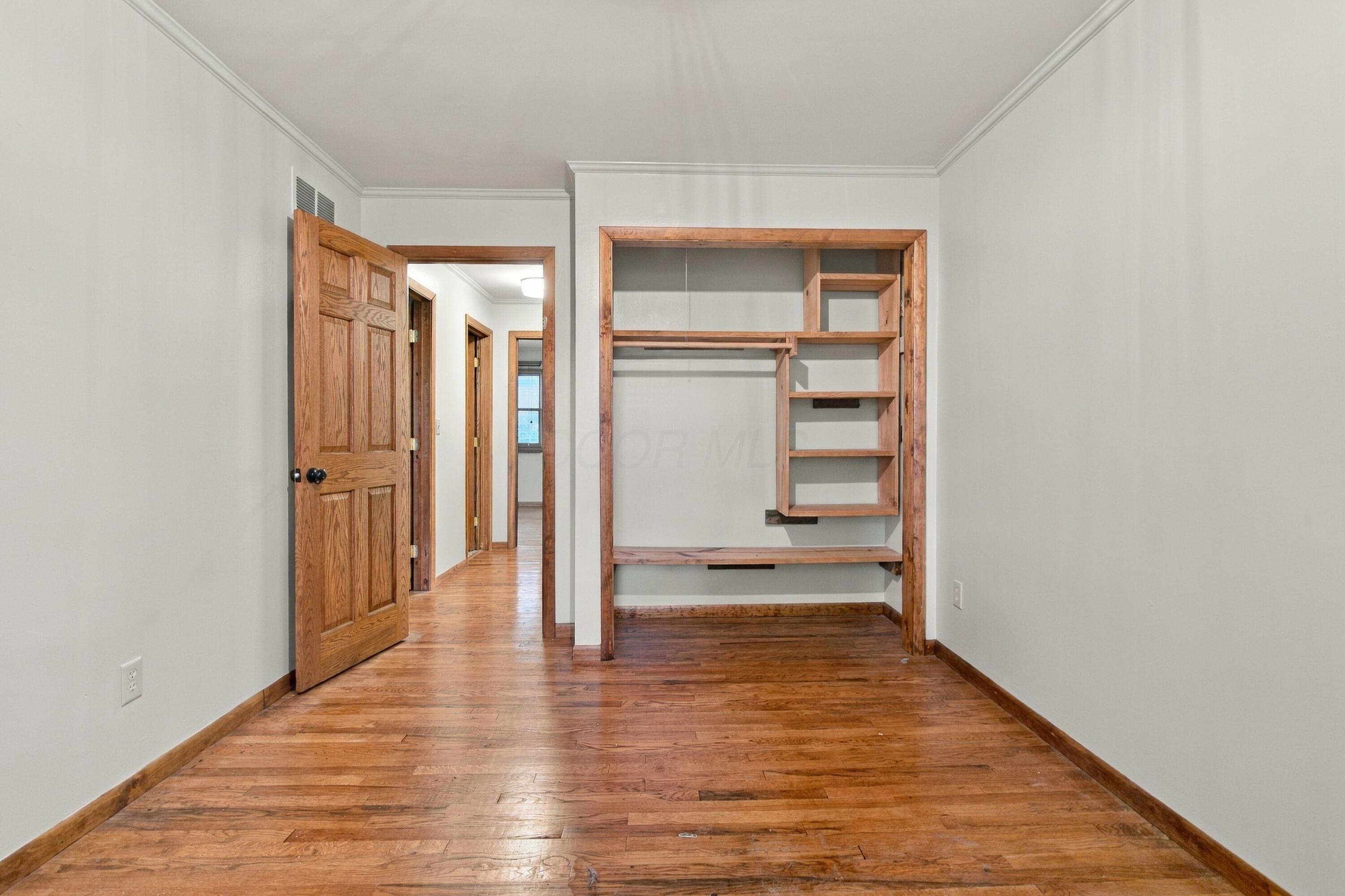 923-925 Bluffway Drive Property Photo 48