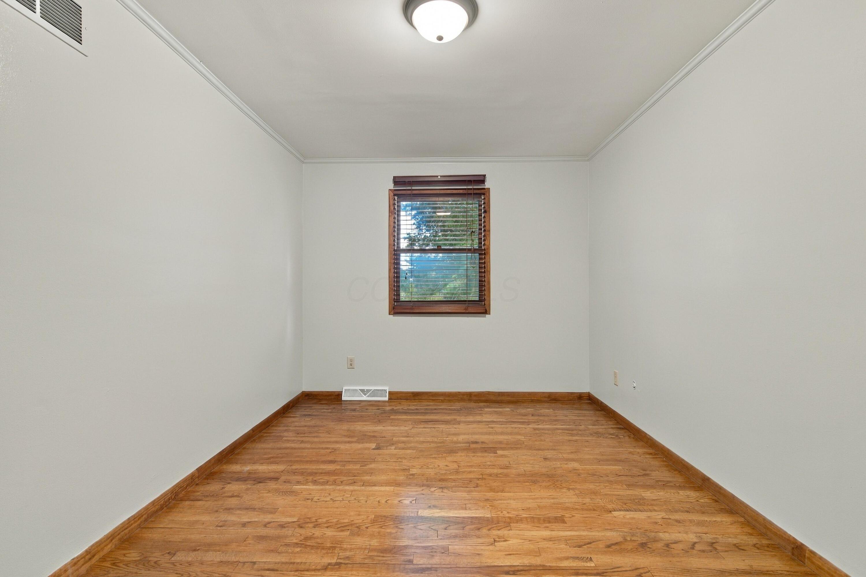 923-925 Bluffway Drive Property Photo 49
