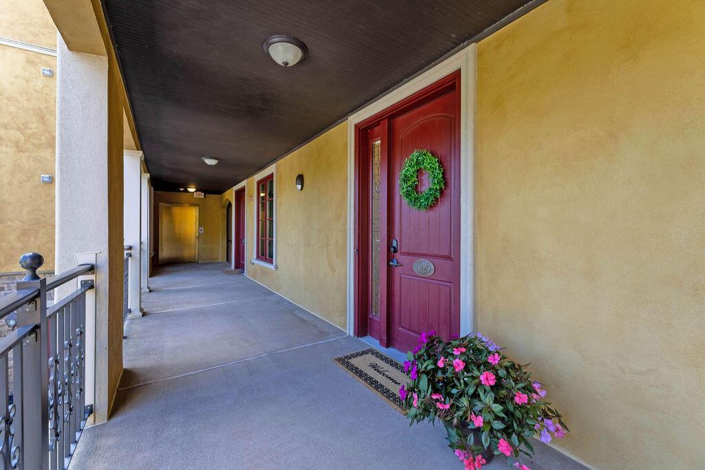 9129 Terrazza North Court Property Photo 5