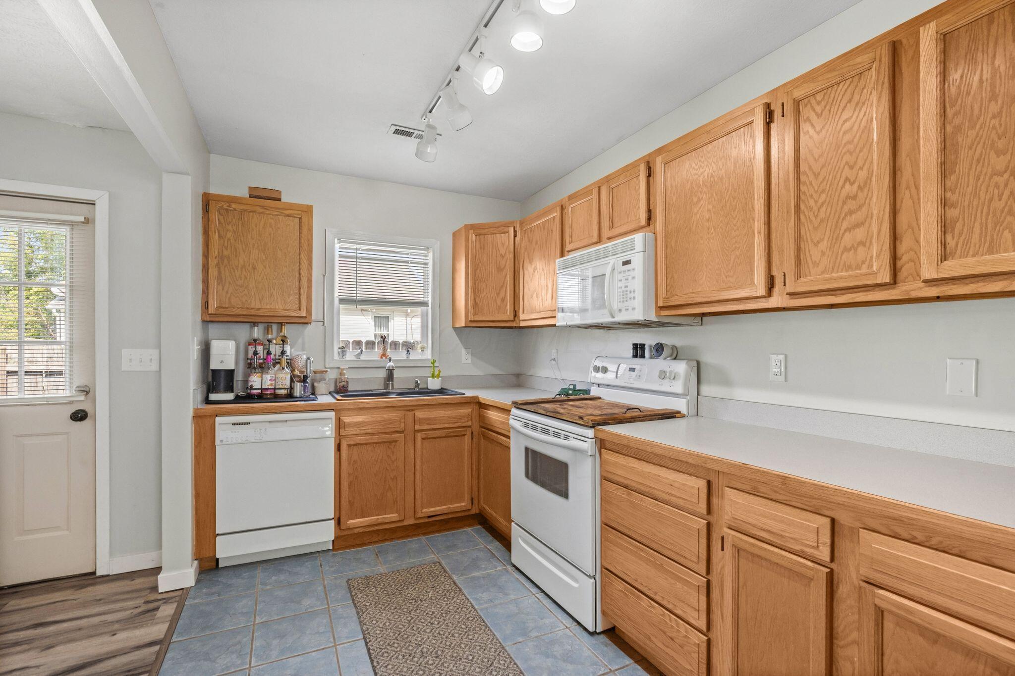 121 Fairview Boulevard Property Photo 12