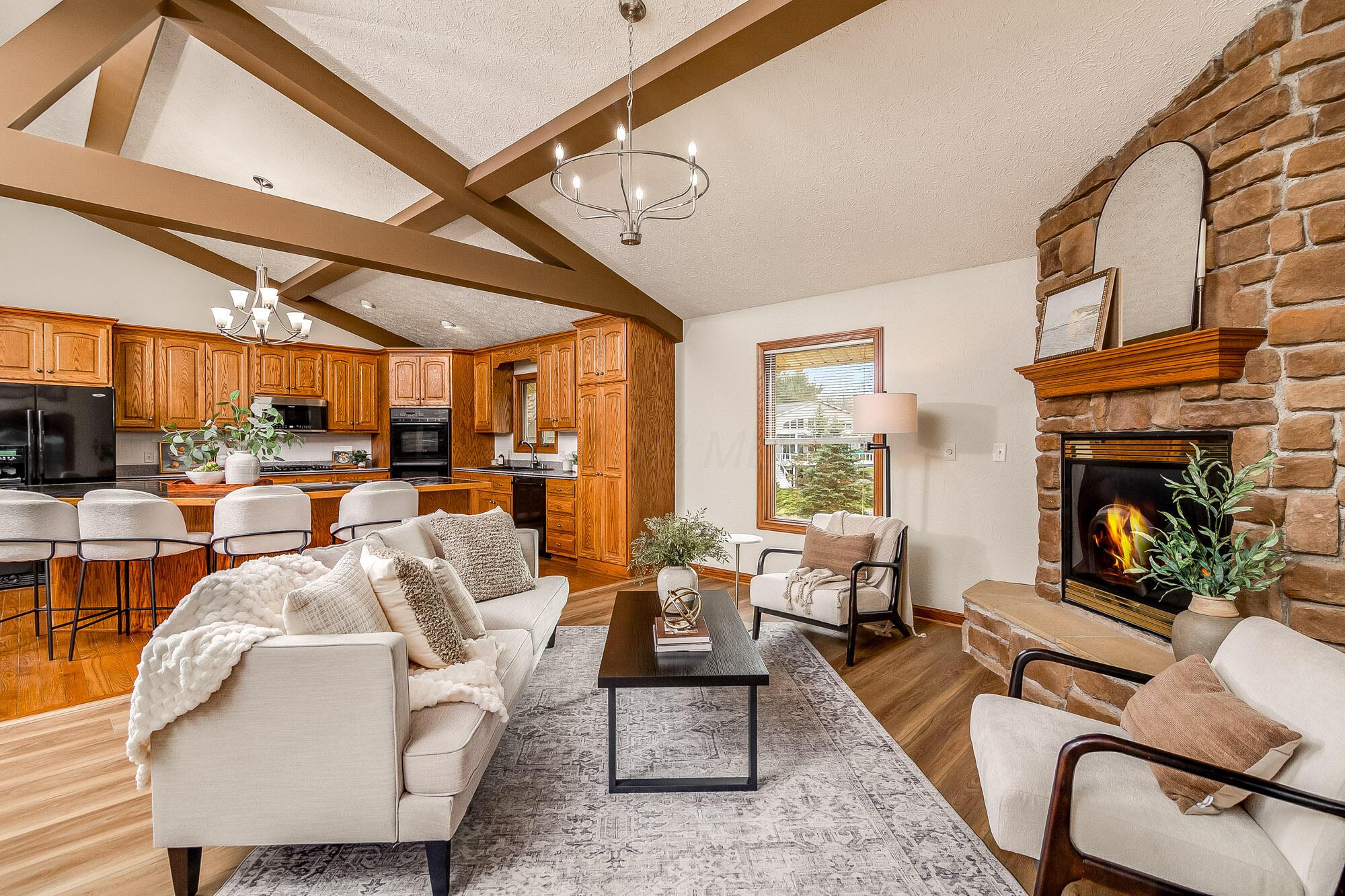 4045 Apple Valley Drive Property Photo 8