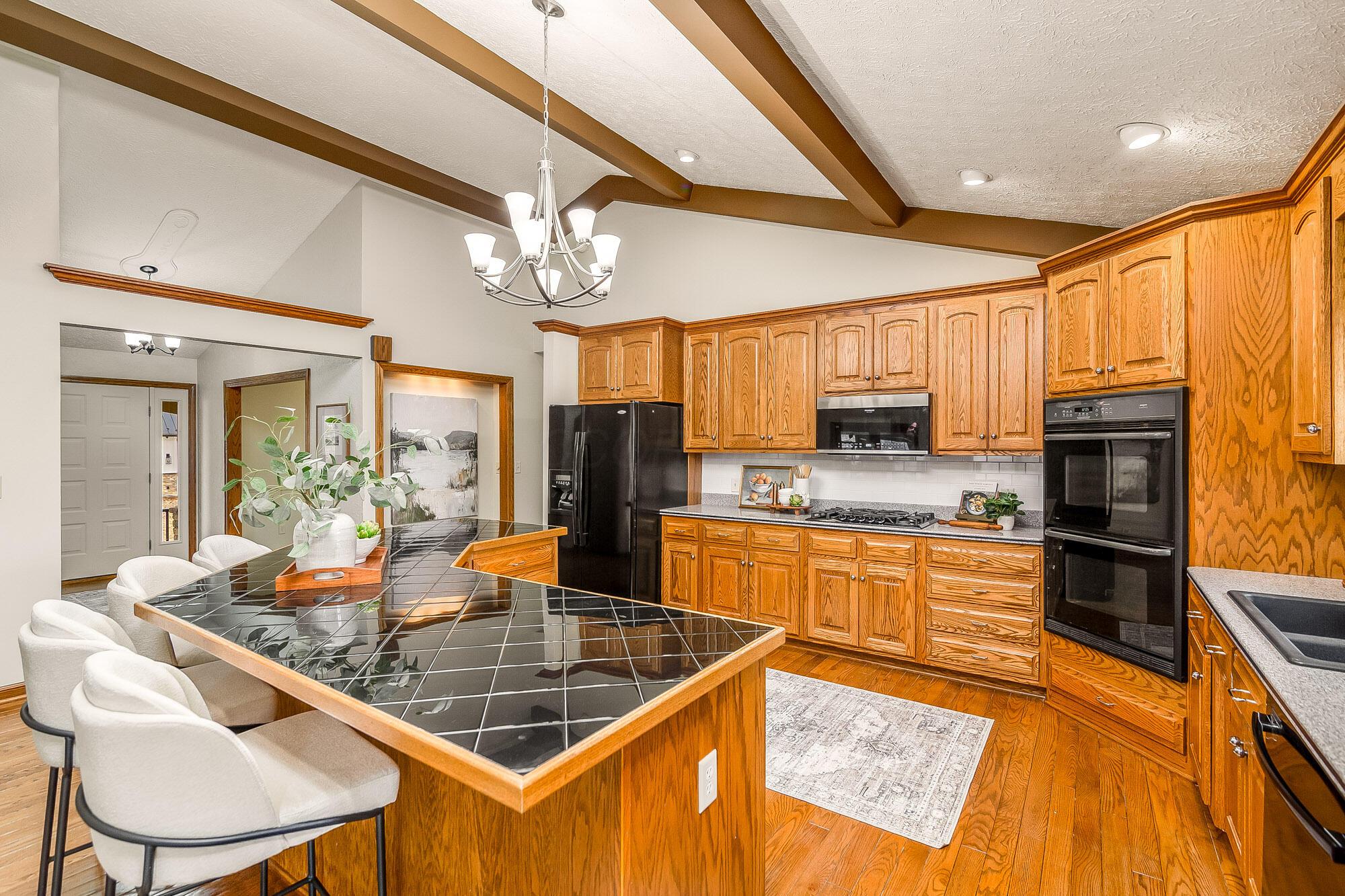 4045 Apple Valley Drive Property Photo 10