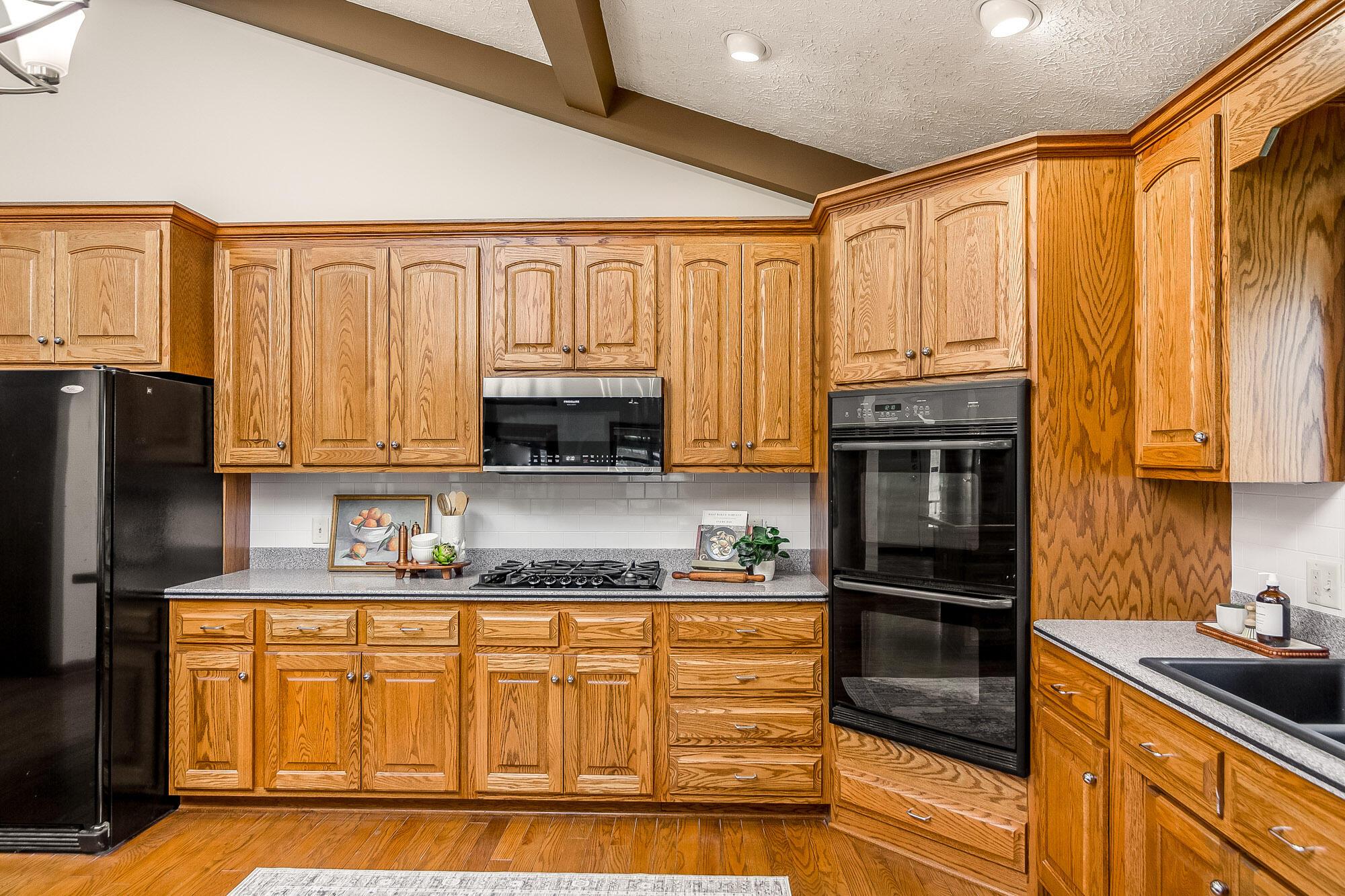 4045 Apple Valley Drive Property Photo 13