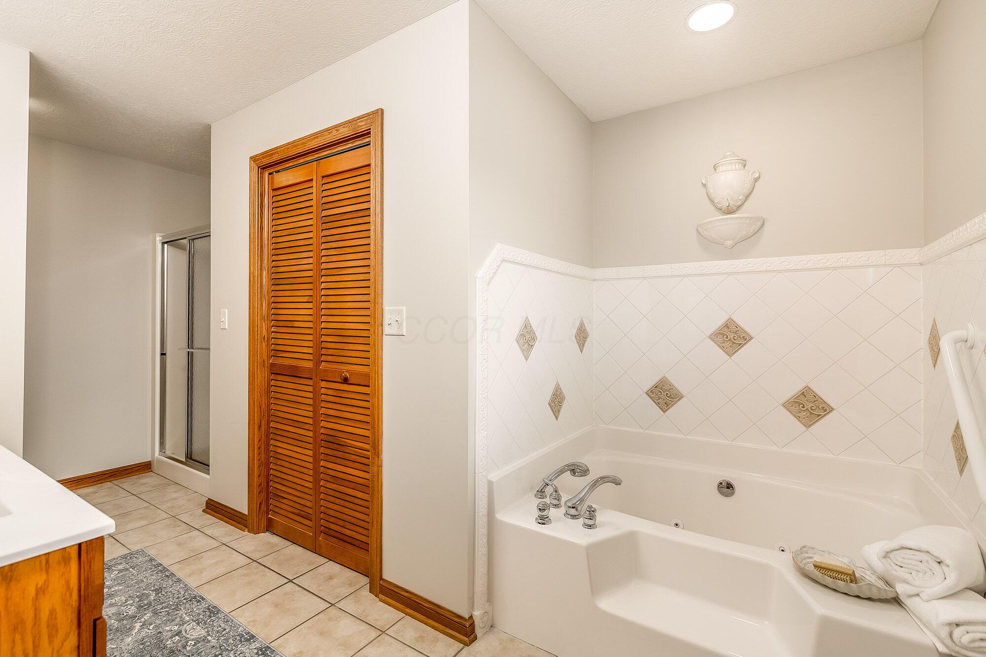4045 Apple Valley Drive Property Photo 24