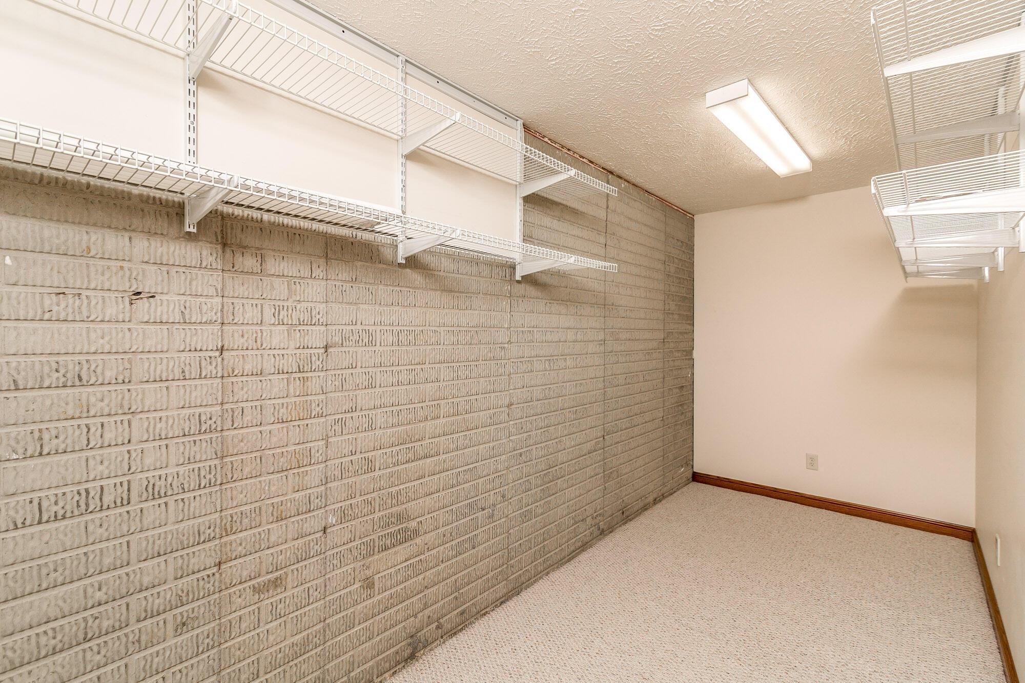 4045 Apple Valley Drive Property Photo 35