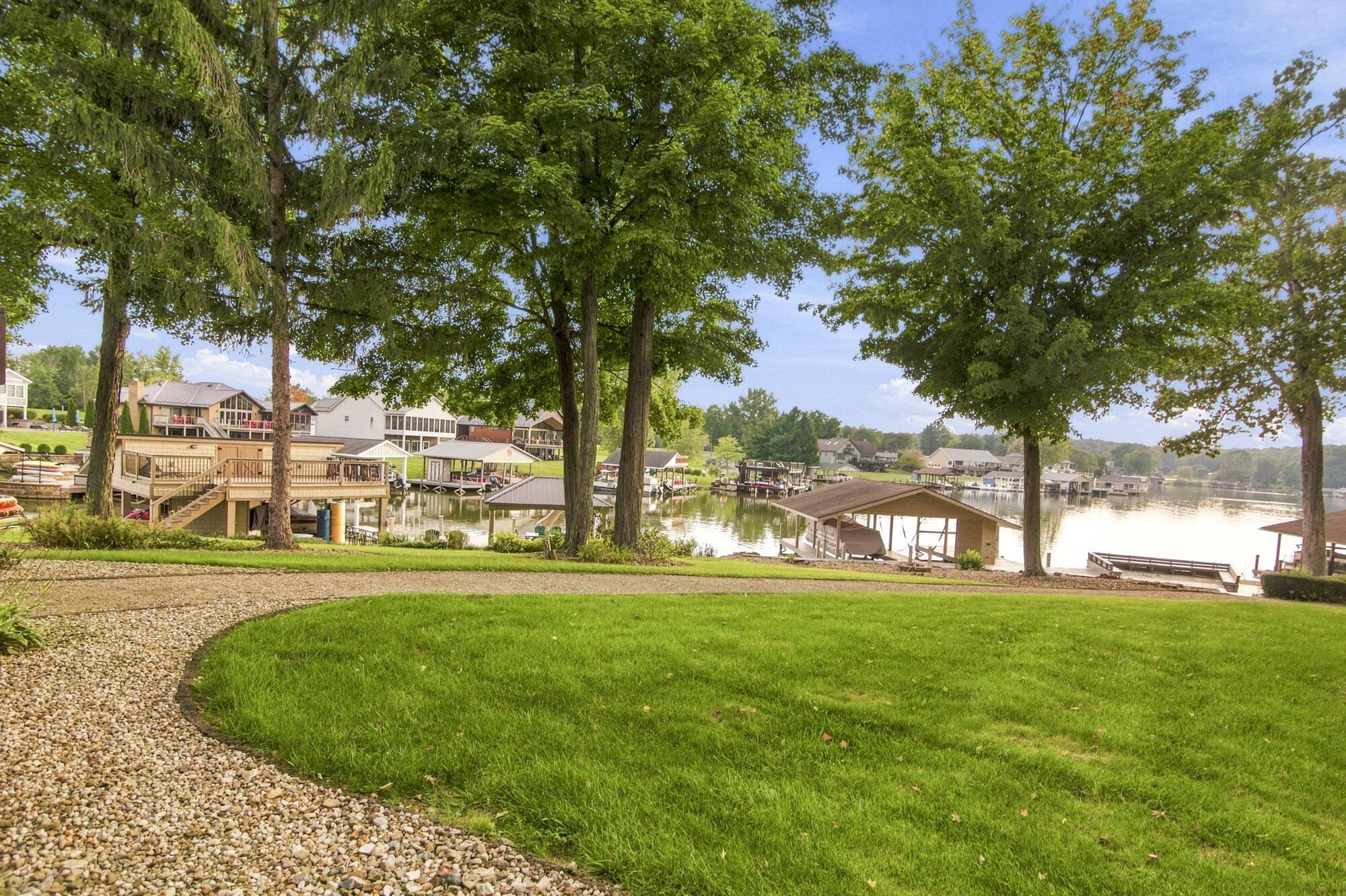 4045 Apple Valley Drive Property Photo 44