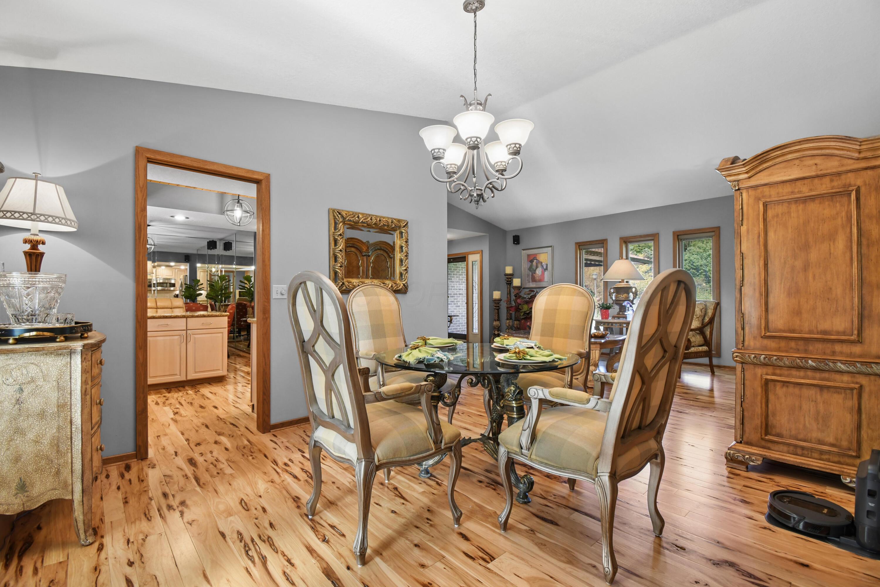 819 Briarhill Drive Property Photo 8
