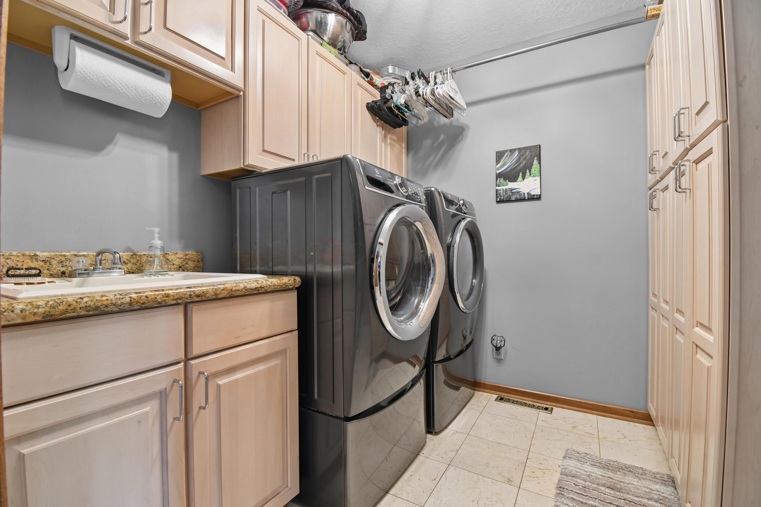 819 Briarhill Drive Property Photo 16