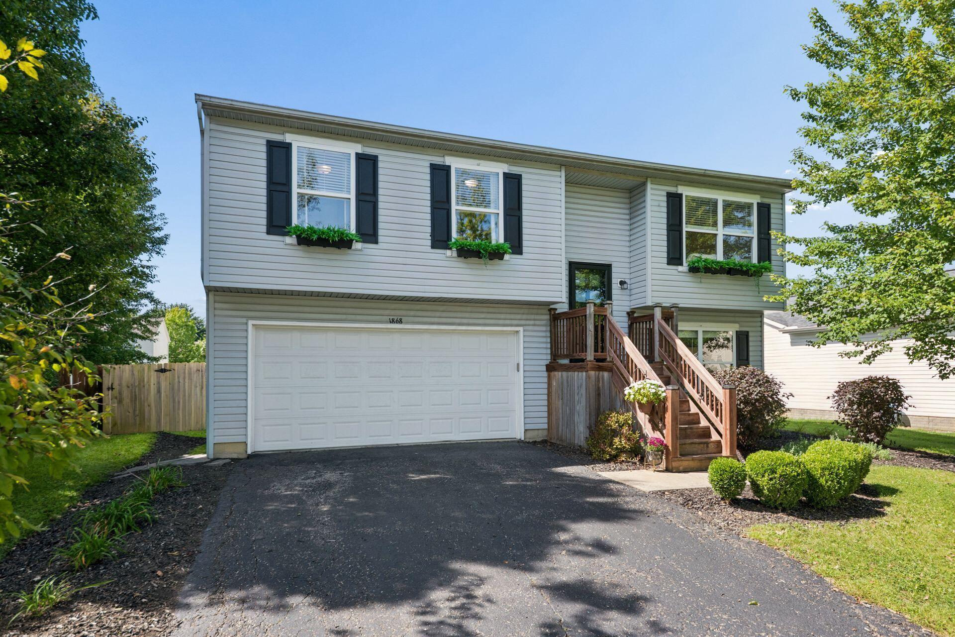 1868 Ashburn Drive Property Photo 3