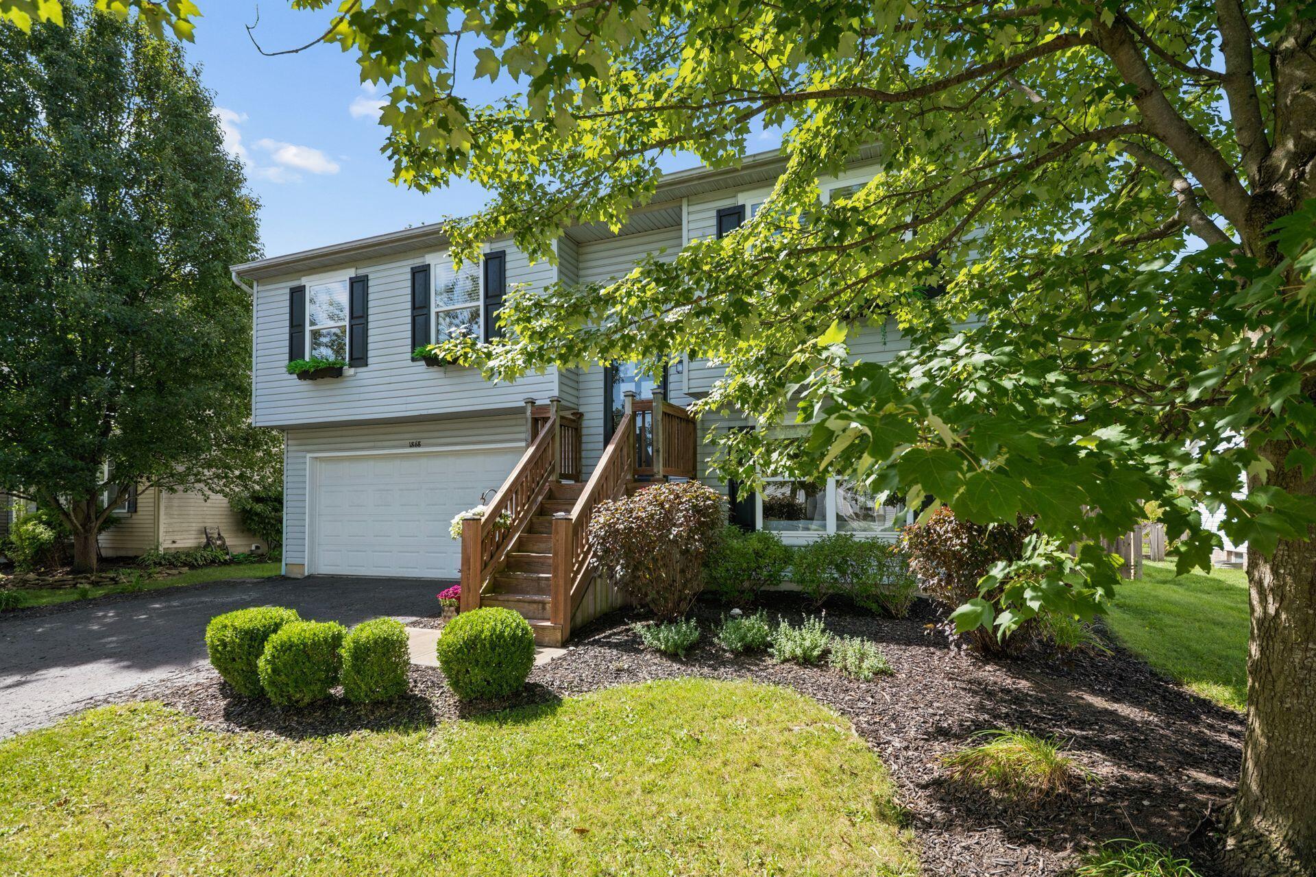 1868 Ashburn Drive Property Photo 4