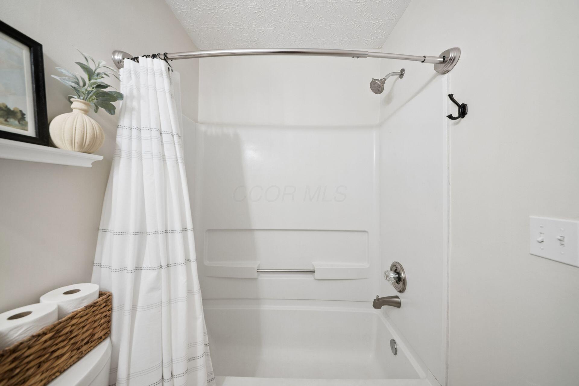 1868 Ashburn Drive Property Photo 27