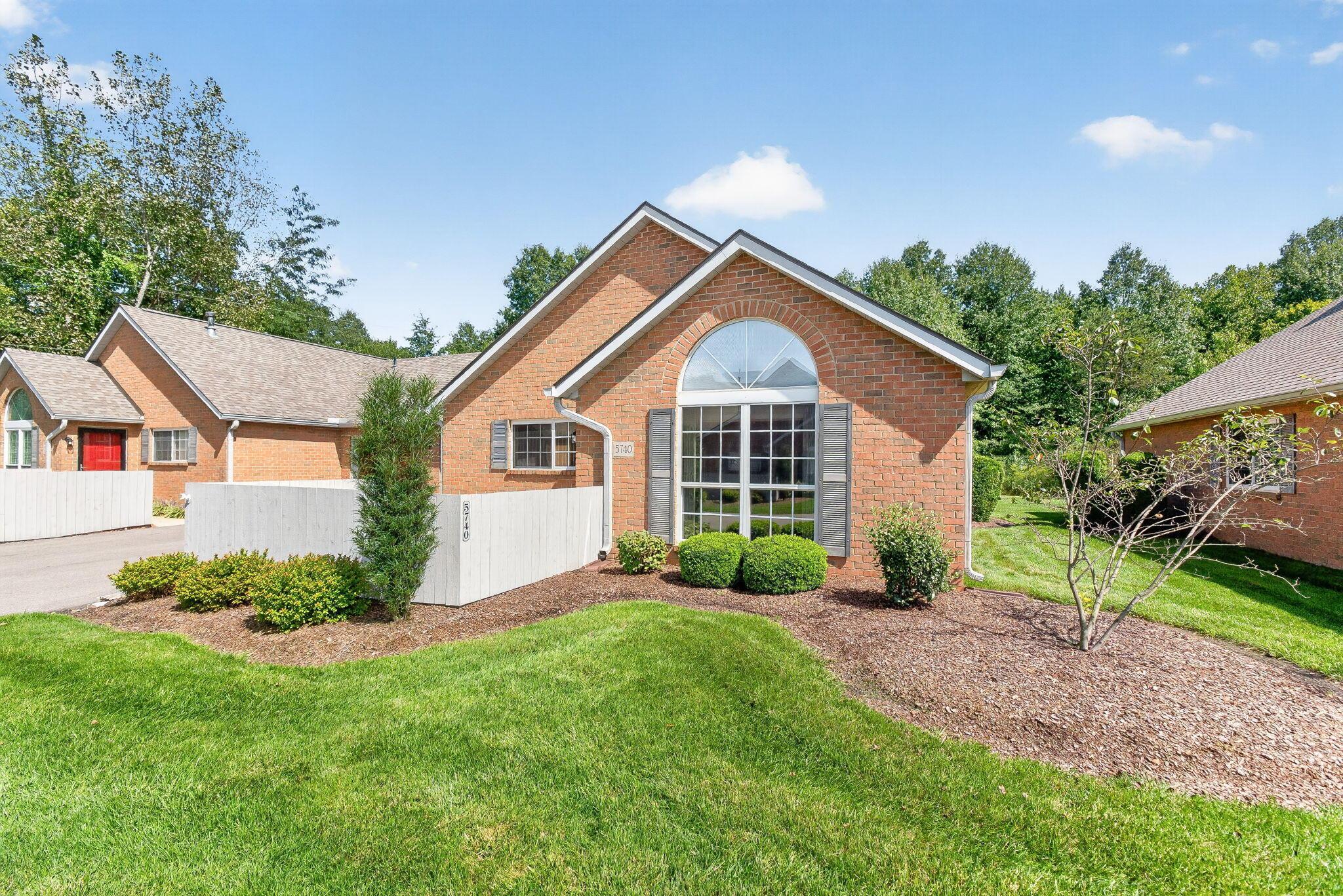 5740 Black Walnut Drive Property Photo 3