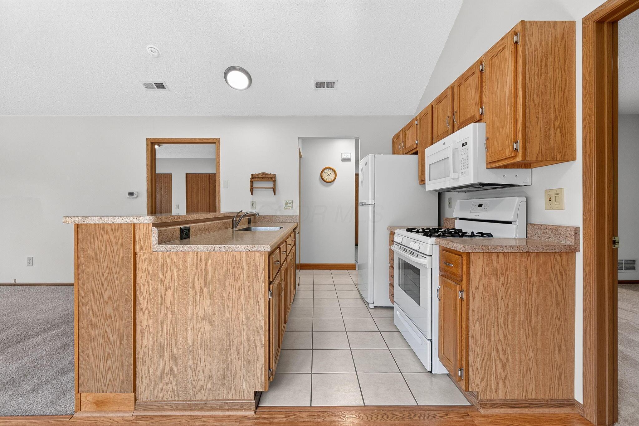 5740 Black Walnut Drive Property Photo 14