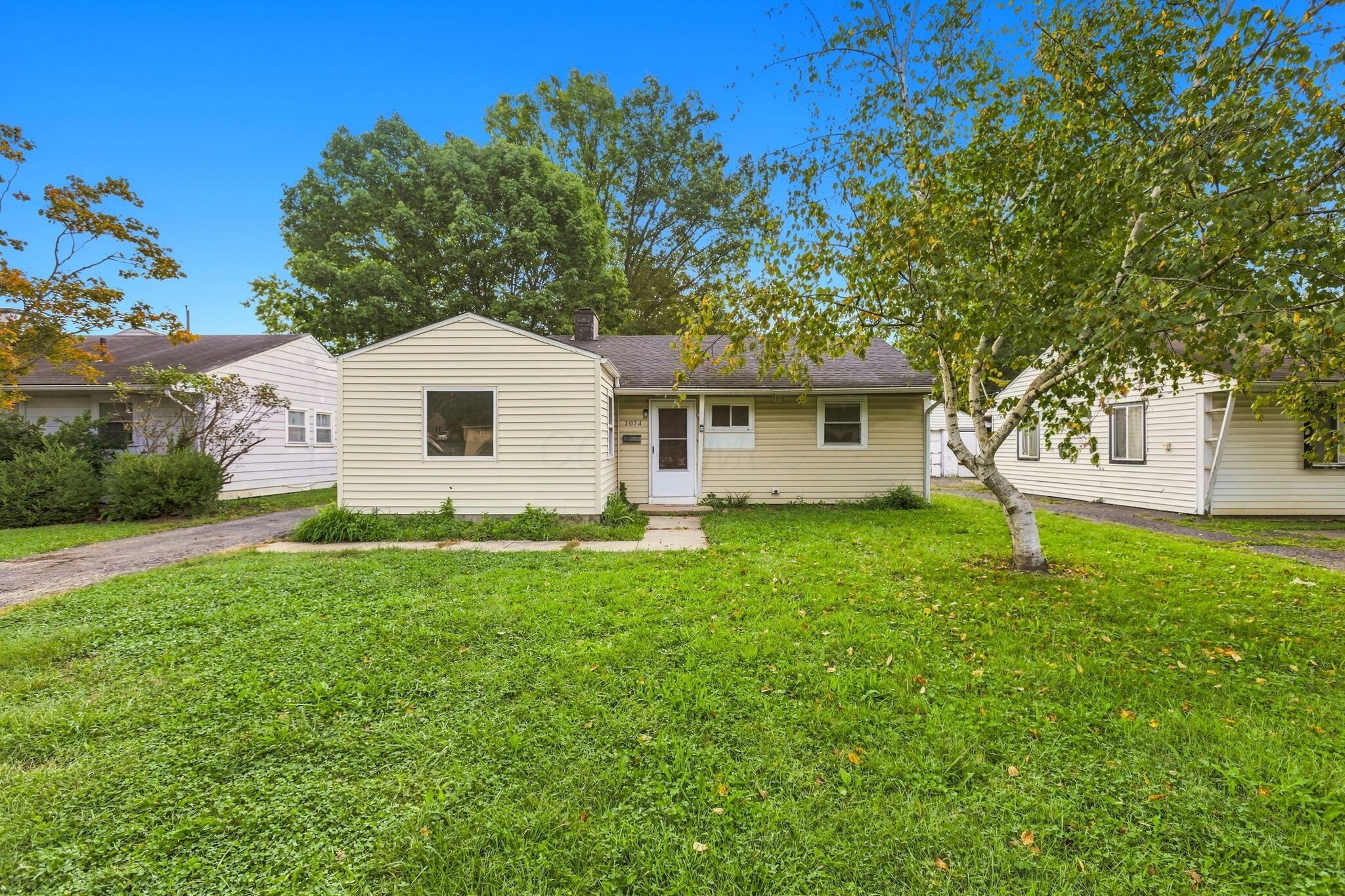 1074 S Hampton Road Property Photo 1