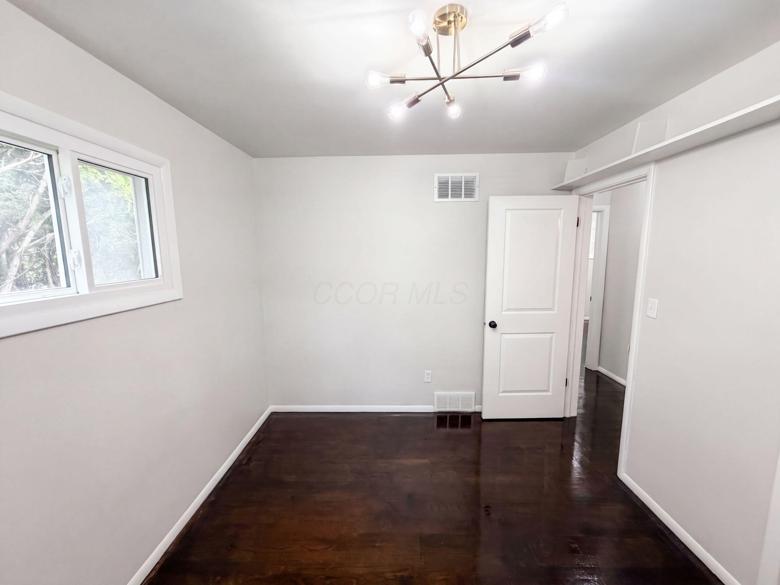 2590 Swansea Road Property Photo 10