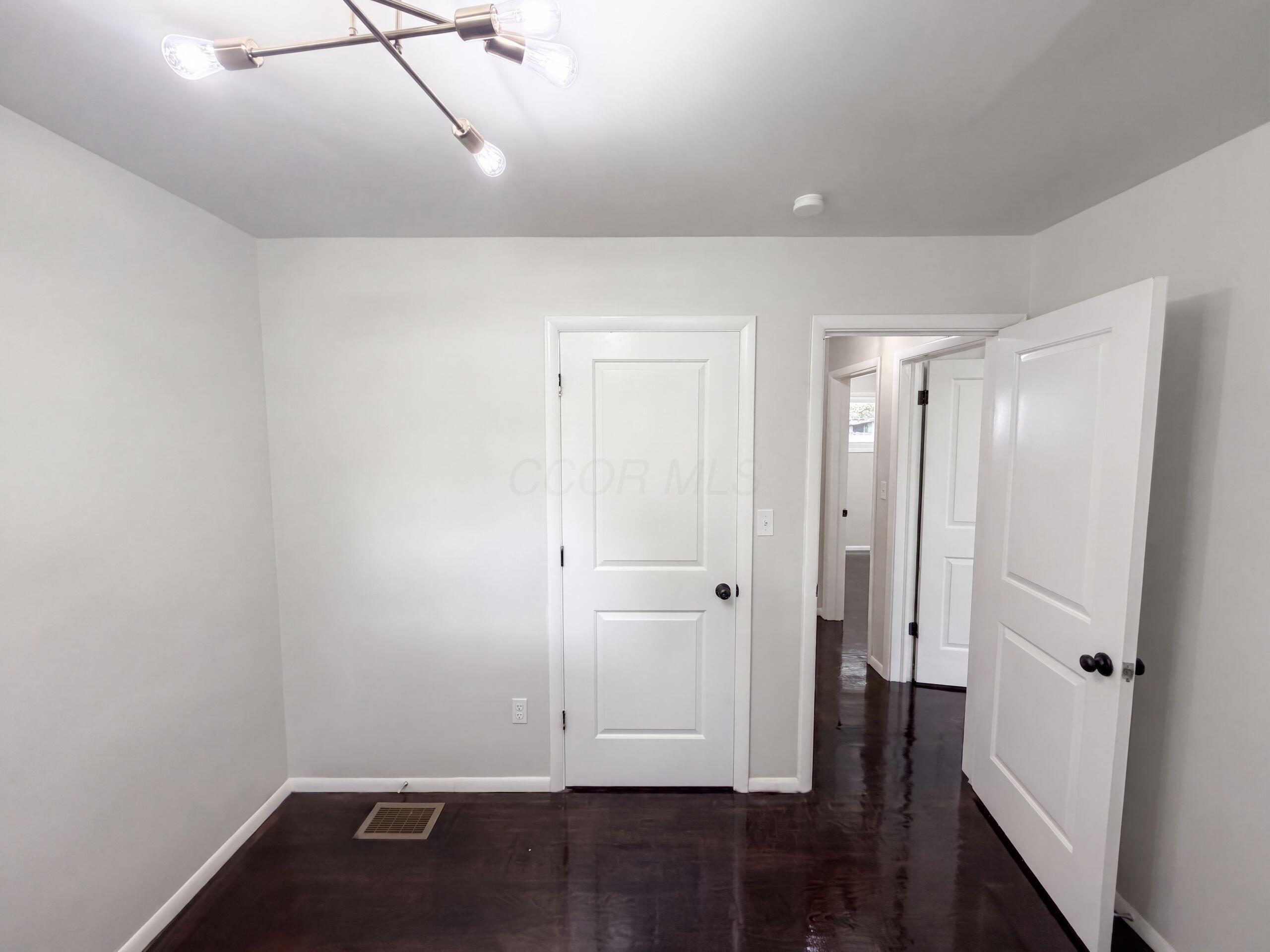 2590 Swansea Road Property Photo 11