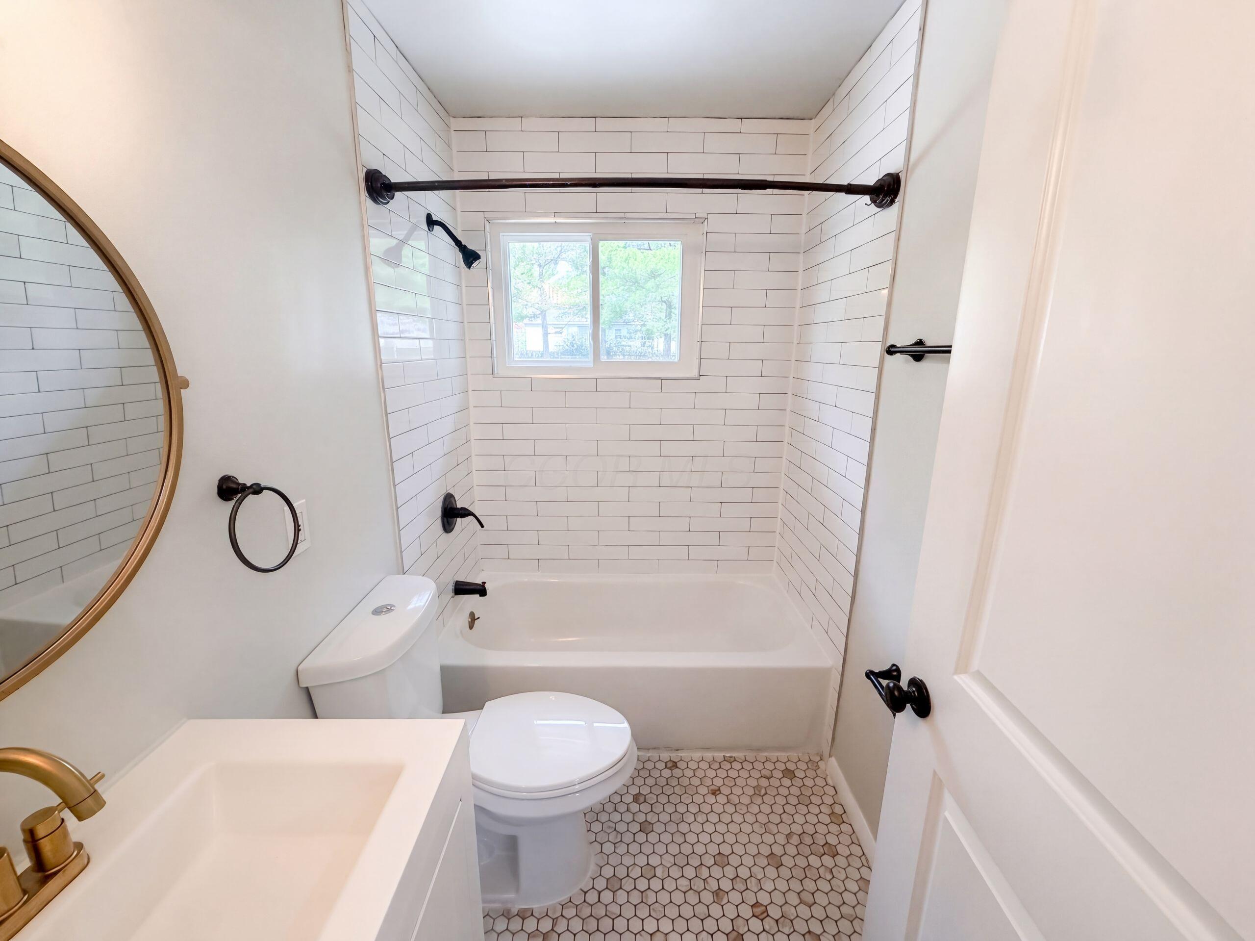 2590 Swansea Road Property Photo 12