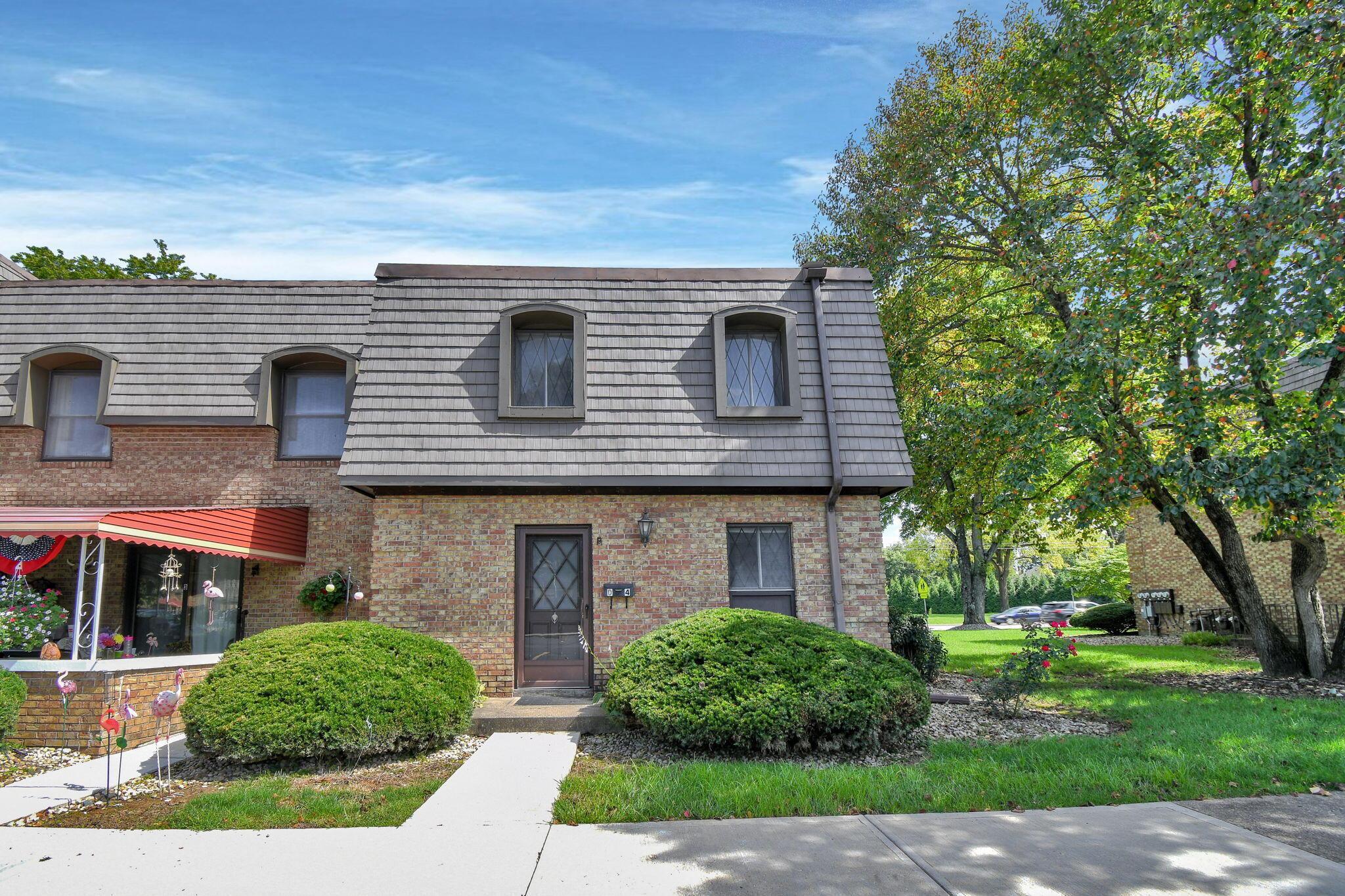 625 Country Club Drive, D4 Property Photo 1