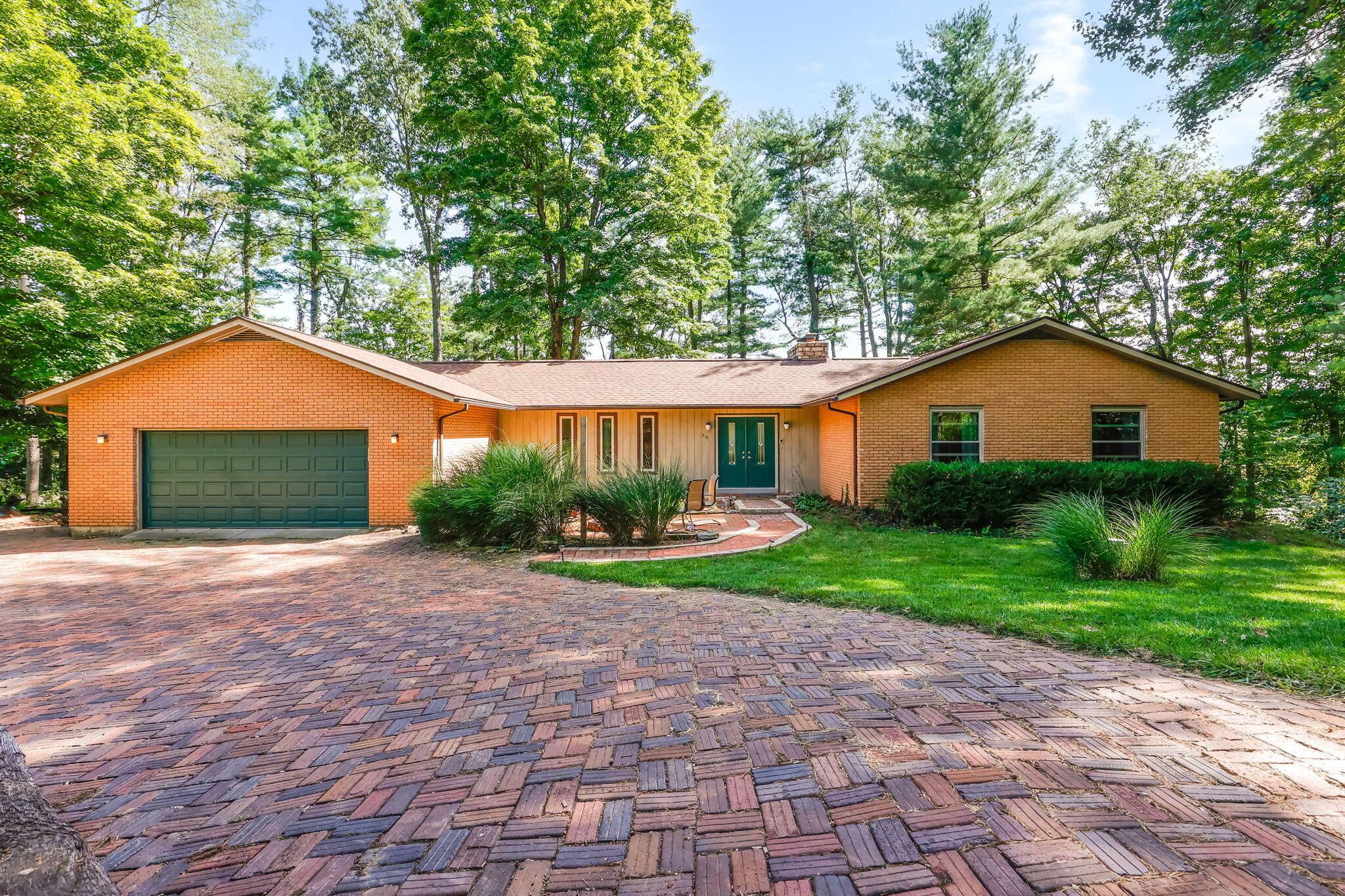 275 Pinetree Drive NE