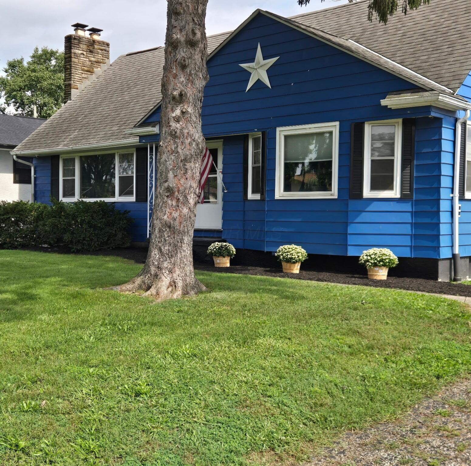 762 Ross Road Property Photo 1