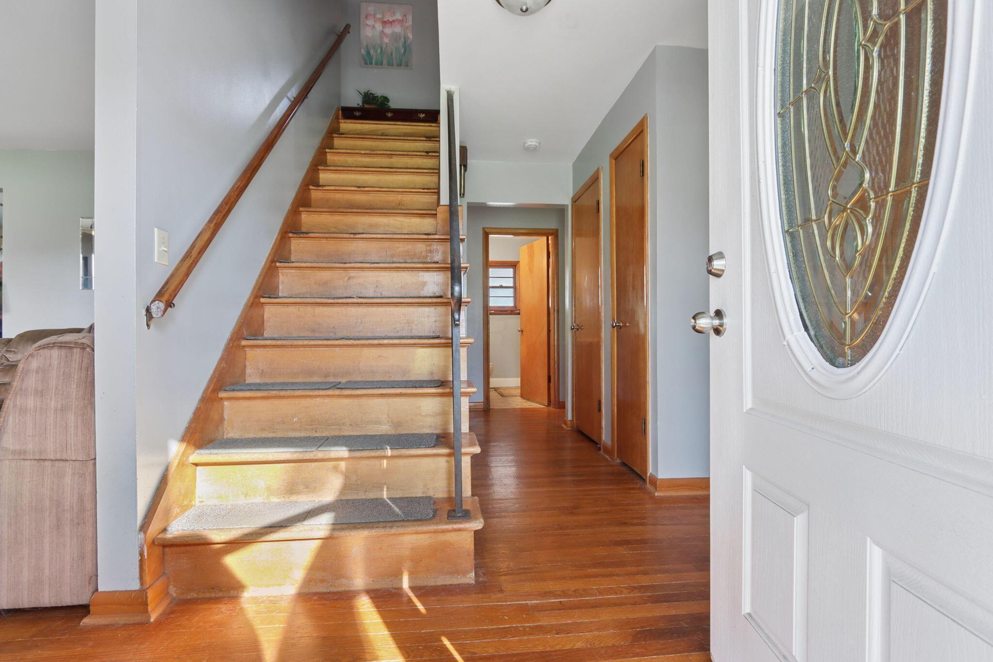 762 Ross Road Property Photo 3