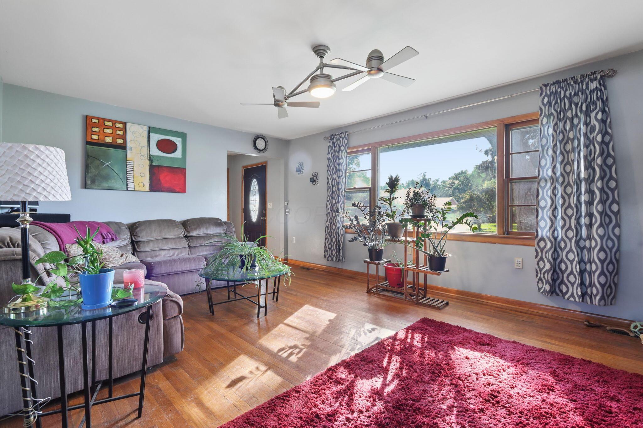 762 Ross Road Property Photo 4