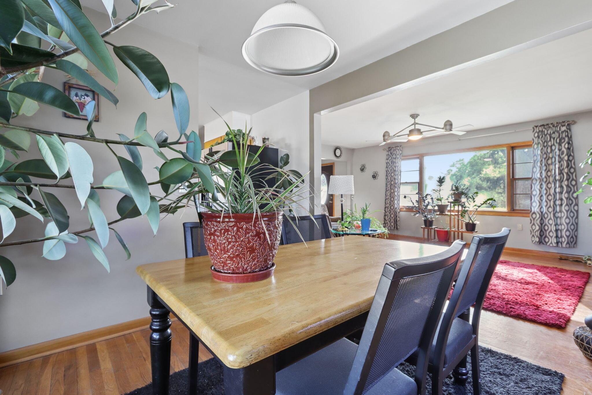 762 Ross Road Property Photo 6