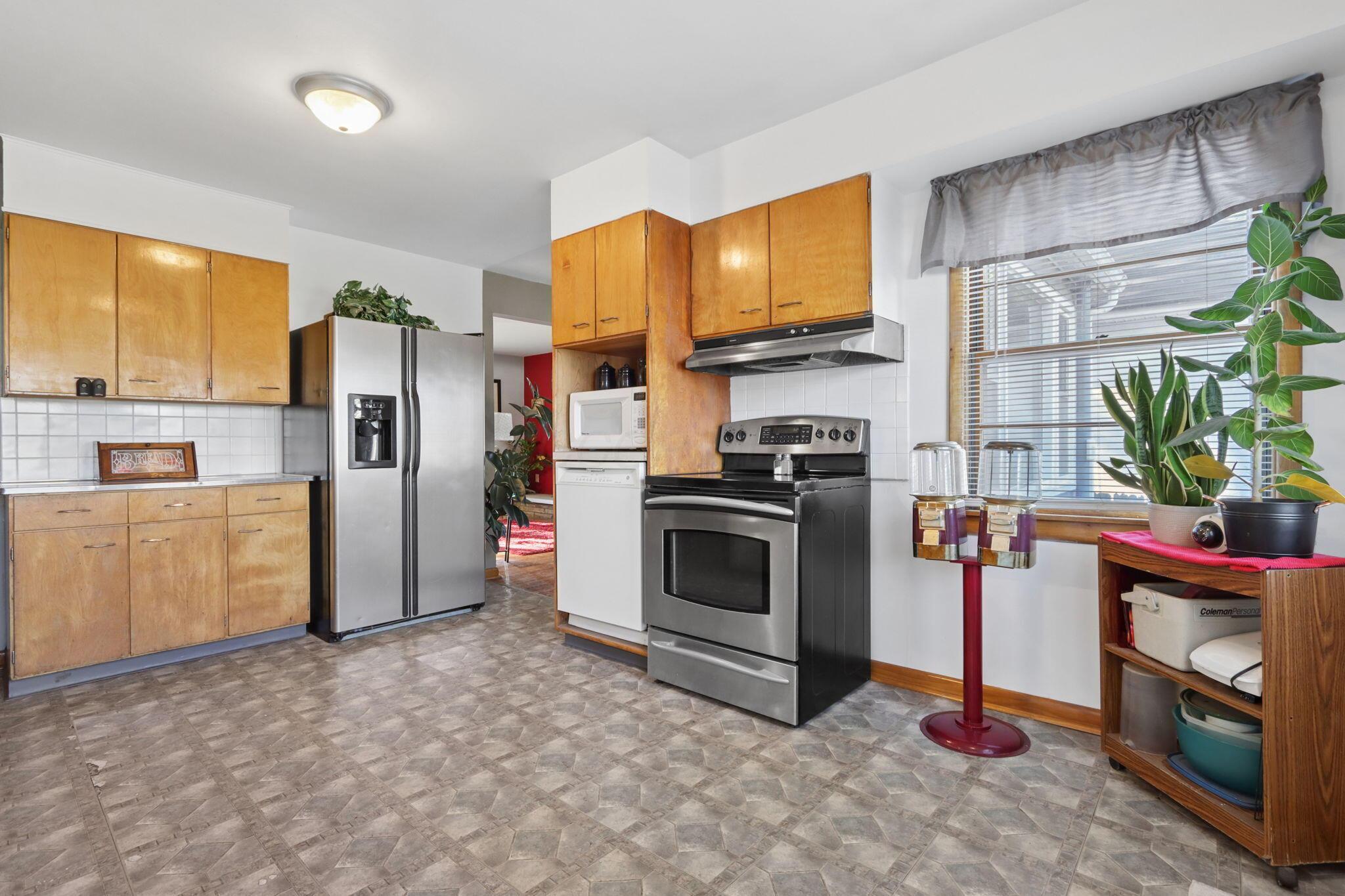 762 Ross Road Property Photo 10