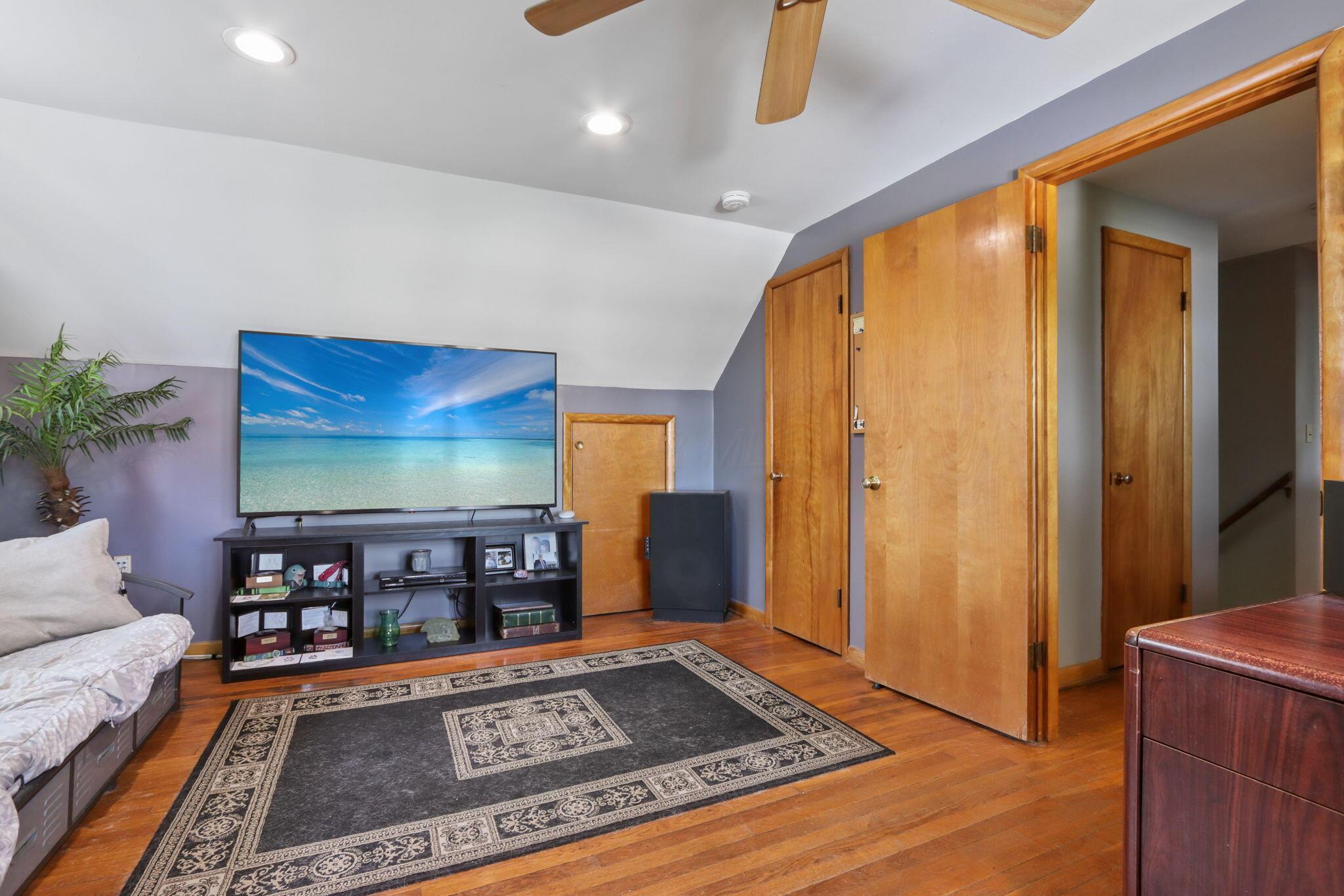 762 Ross Road Property Photo 18