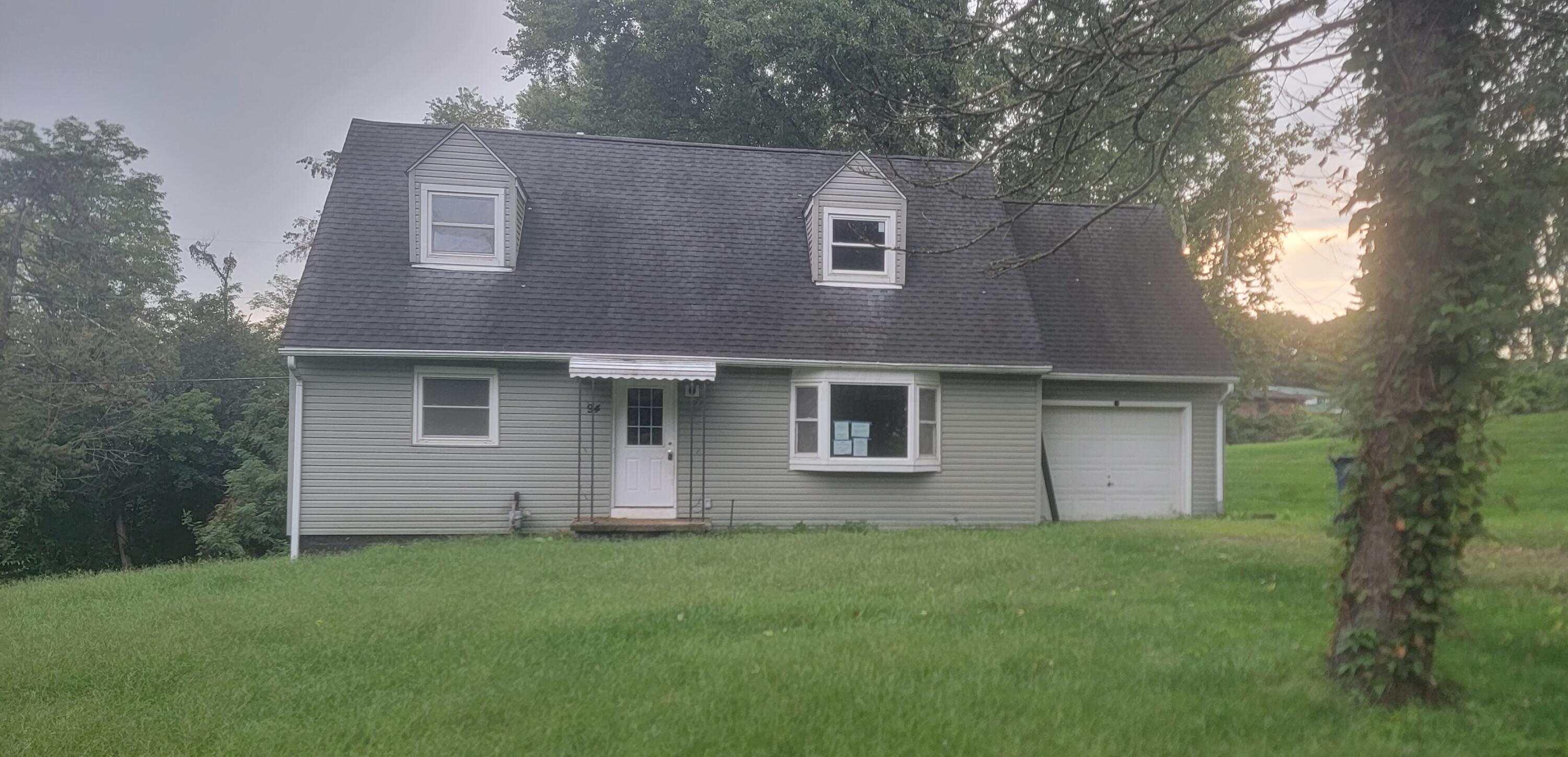 94 Hilltop Drive Ne Property Photo 1
